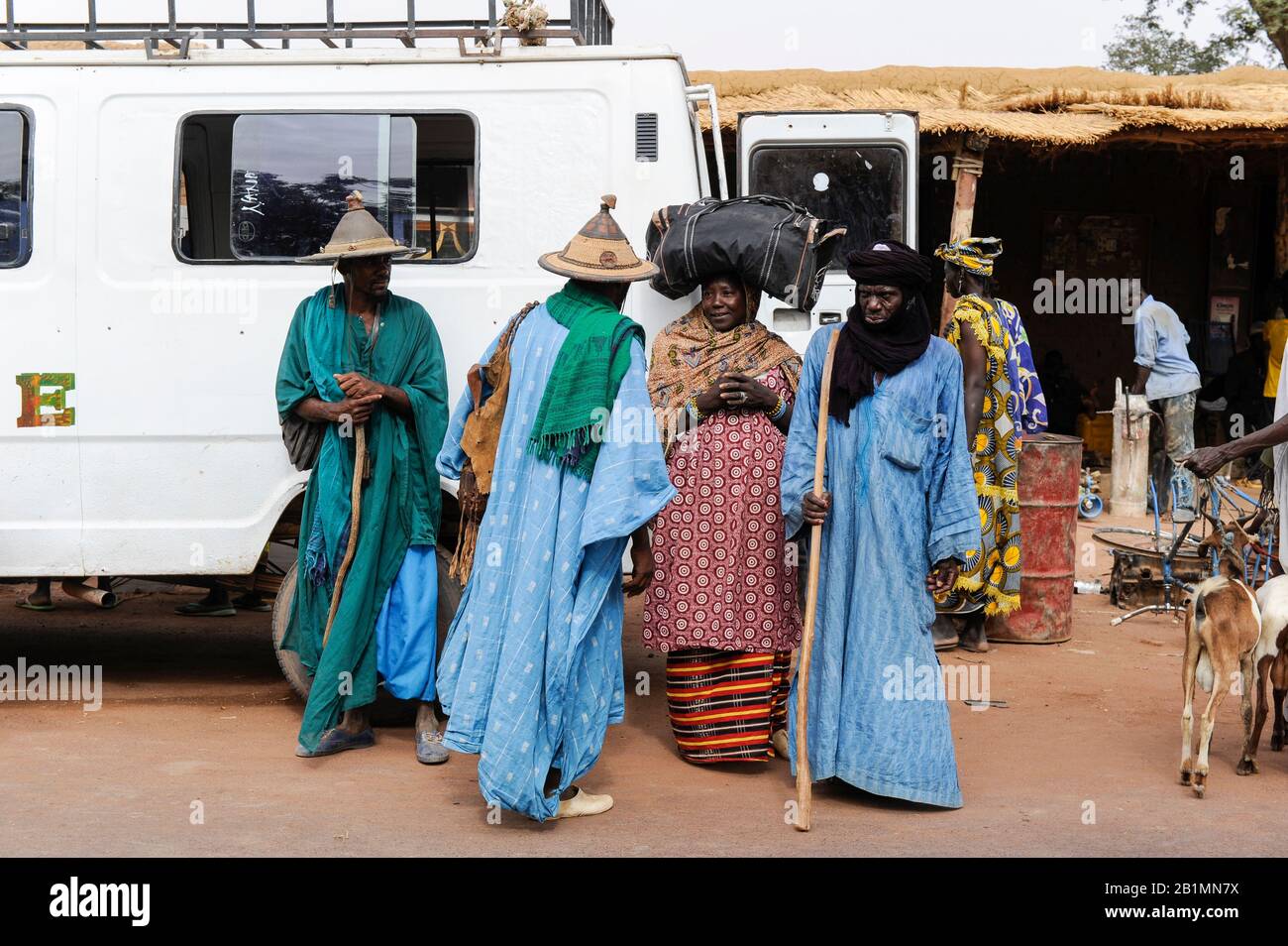 Mali, Djenne, Market Day, Fulani oder Peulh man mit traditionellem Hut Tengaade/Markttag, Fulbe oder Fulani Mann mit Hut Stockfoto