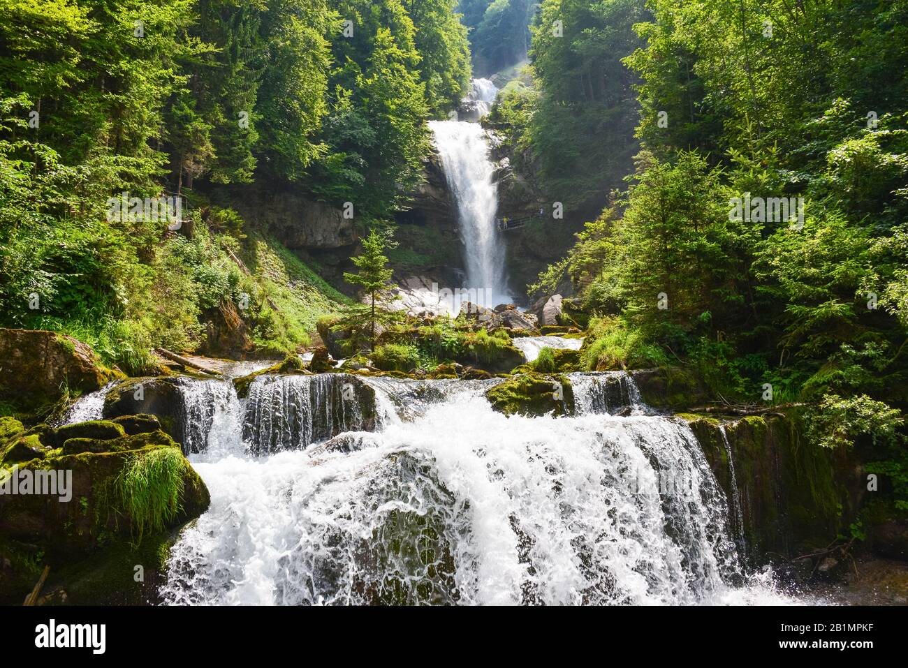 Gießbacher Wasserfall am Brienzersee in den Berner Alpen/Schweiz Stockfoto