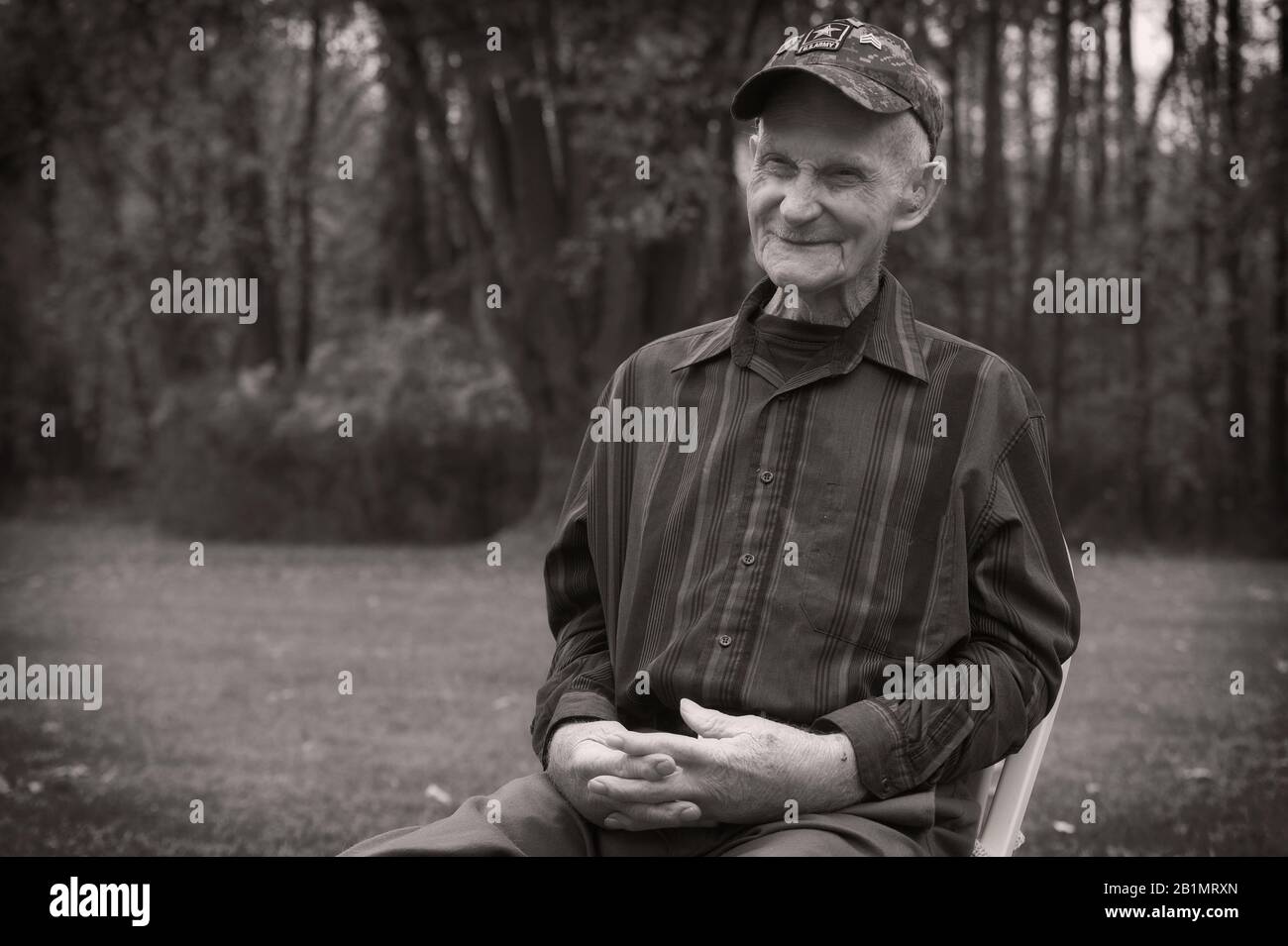 USA - 26. Oktober 2019: Russell Brown ein 92-jähriger Veteran aus dem zweiten Weltkrieg lebt in Nord-West, Loudoun sein ganzes Leben. Hier spricht er mit Amerikas Stockfoto