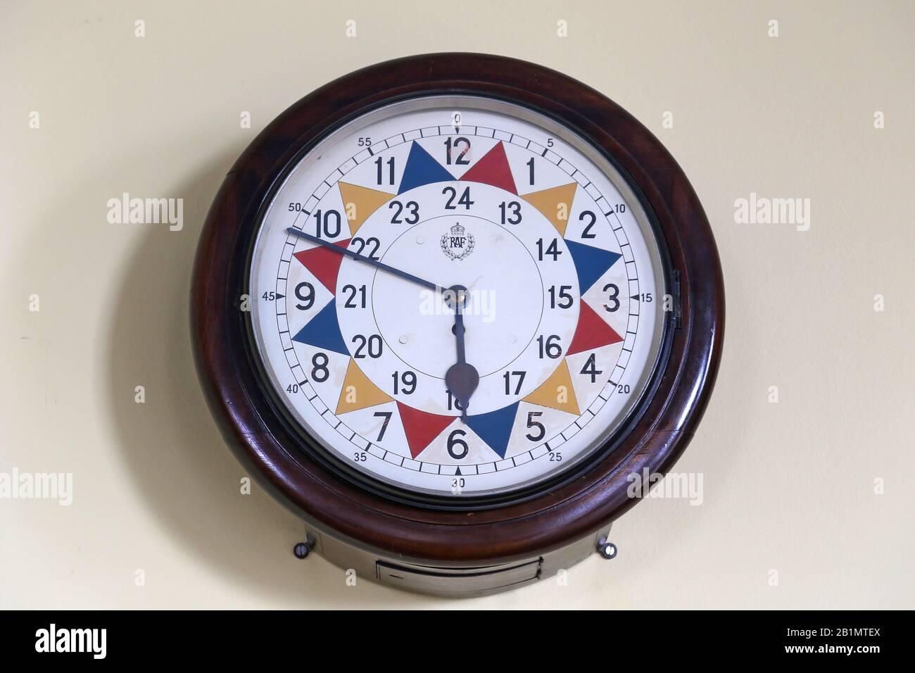 Master Clock, Operations Room, RAF Fighter Command HQ, Bentley Priory Museum, Stanmore, Harrow, Greater London, England, Großbritannien, Großbritannien, Europa Stockfoto