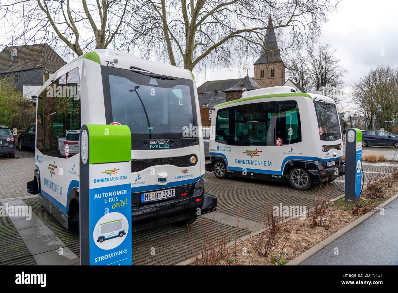 Autonom fahrender öffentlicher Bus, in Monheim, Deutschland, 5 Elektrobusse, für bis zu 15 Fahrgäste alle 5 Minuten von der Altstadt zum Bus STA Stockfoto