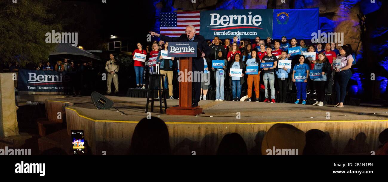 21. Februar 2020, LAS VEGAS, NEVADA, USA - der demokratische Senator Bernie Sanders spricht bei Presidential Rally in Springs Preserve Ampitheater-Abend vor Nevada Caucus, Las Vegas, NV Stockfoto