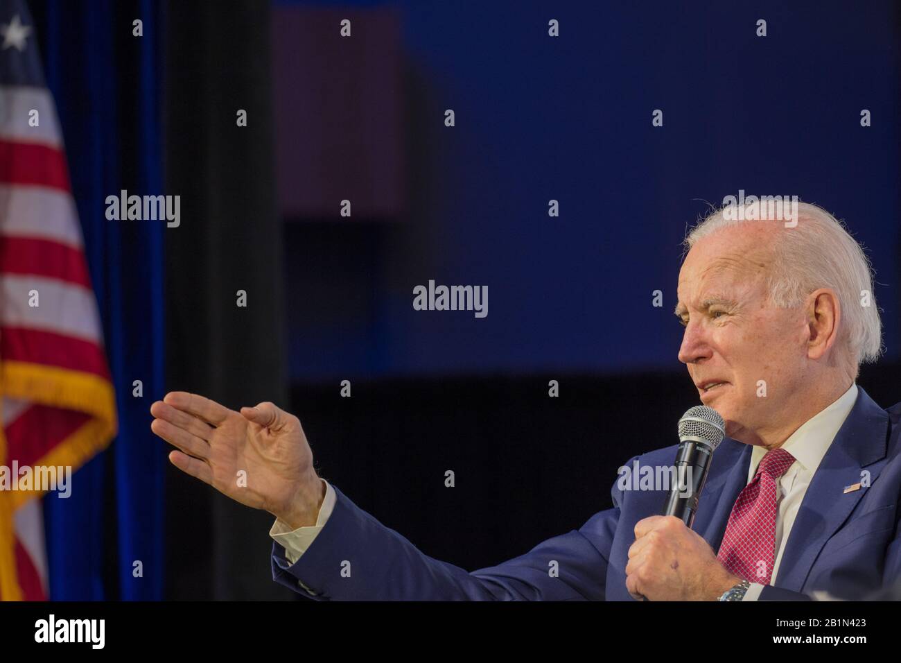 Februar 2020, LAS VEGAS, NEVADA - demokratische Kandidaten erscheinen auf dem "Infrastructure Moving America Forward Forum" mit dem ehemaligen Vizepräsidenten Joe Biden Stockfoto