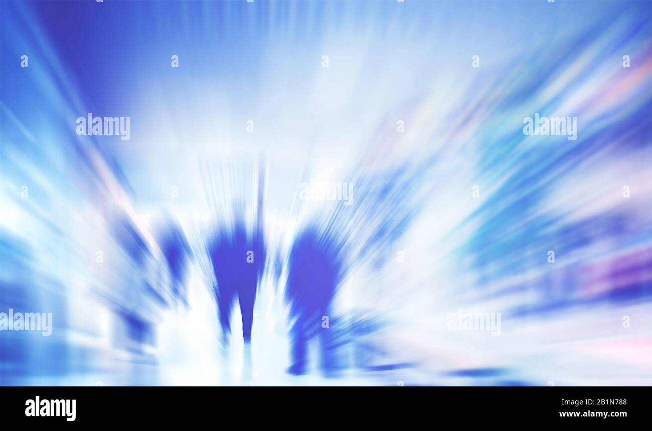 Menschen in abstrakten verschwommenen Gehungen Stockfoto