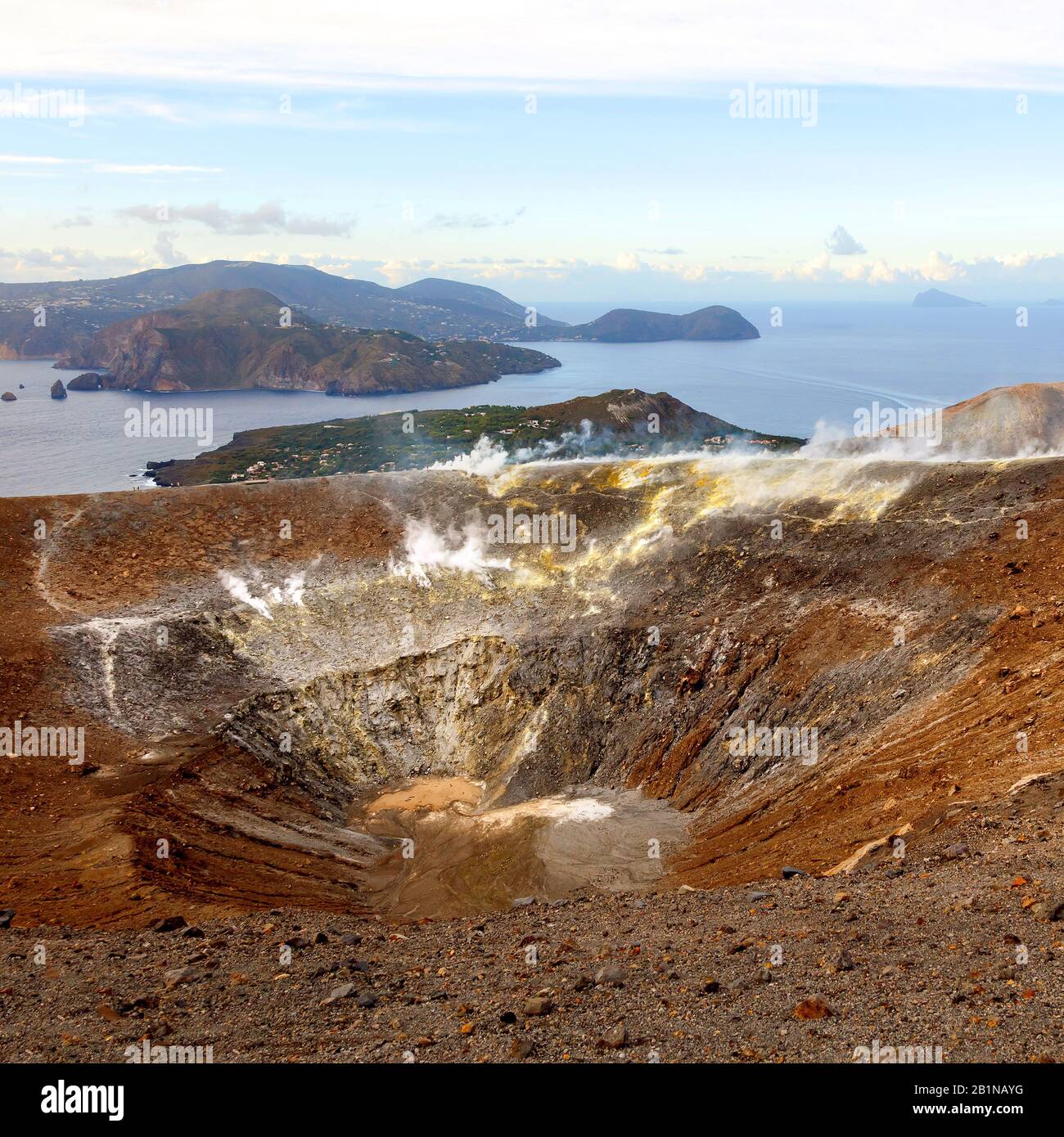 Aktiver Vulkan auf den Äolischen Inseln, Italien, Liparischen Inseln Stockfoto
