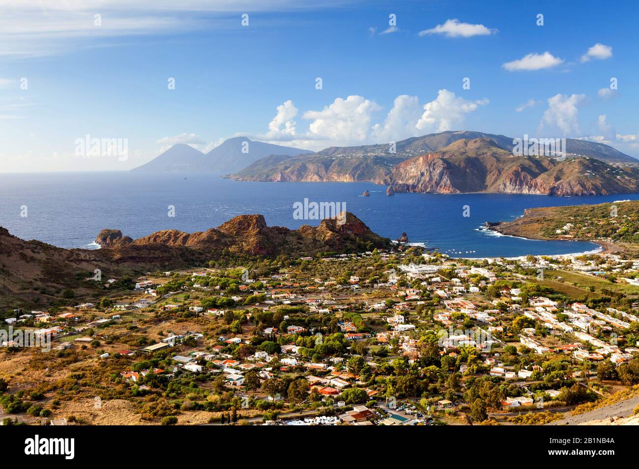 Blick auf die Äolischen Inseln, Italien und die Liparischen Inseln Stockfoto