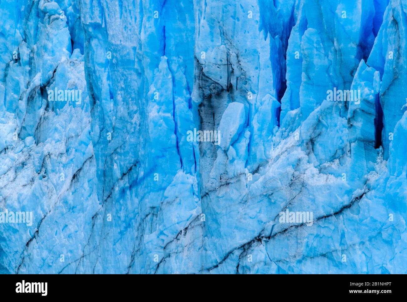 Nationalpark LOS GLACIARES, ARGENTINIEN - CIRCA FEBRUAR 2019: Nahaufnahme des Gletschers Perito Moreno, ein berühmtes Wahrzeichen der Los Glaciares Nation Stockfoto