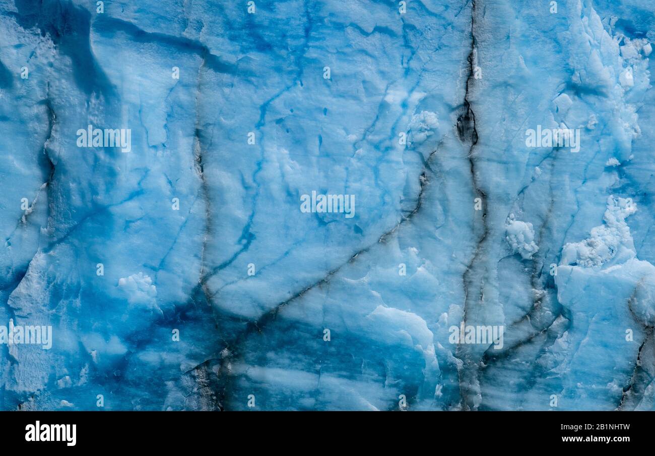 Nationalpark LOS GLACIARES, ARGENTINIEN - CIRCA FEBRUAR 2019: Nahaufnahme des Gletschers Perito Moreno, ein berühmtes Wahrzeichen der Los Glaciares Nation Stockfoto