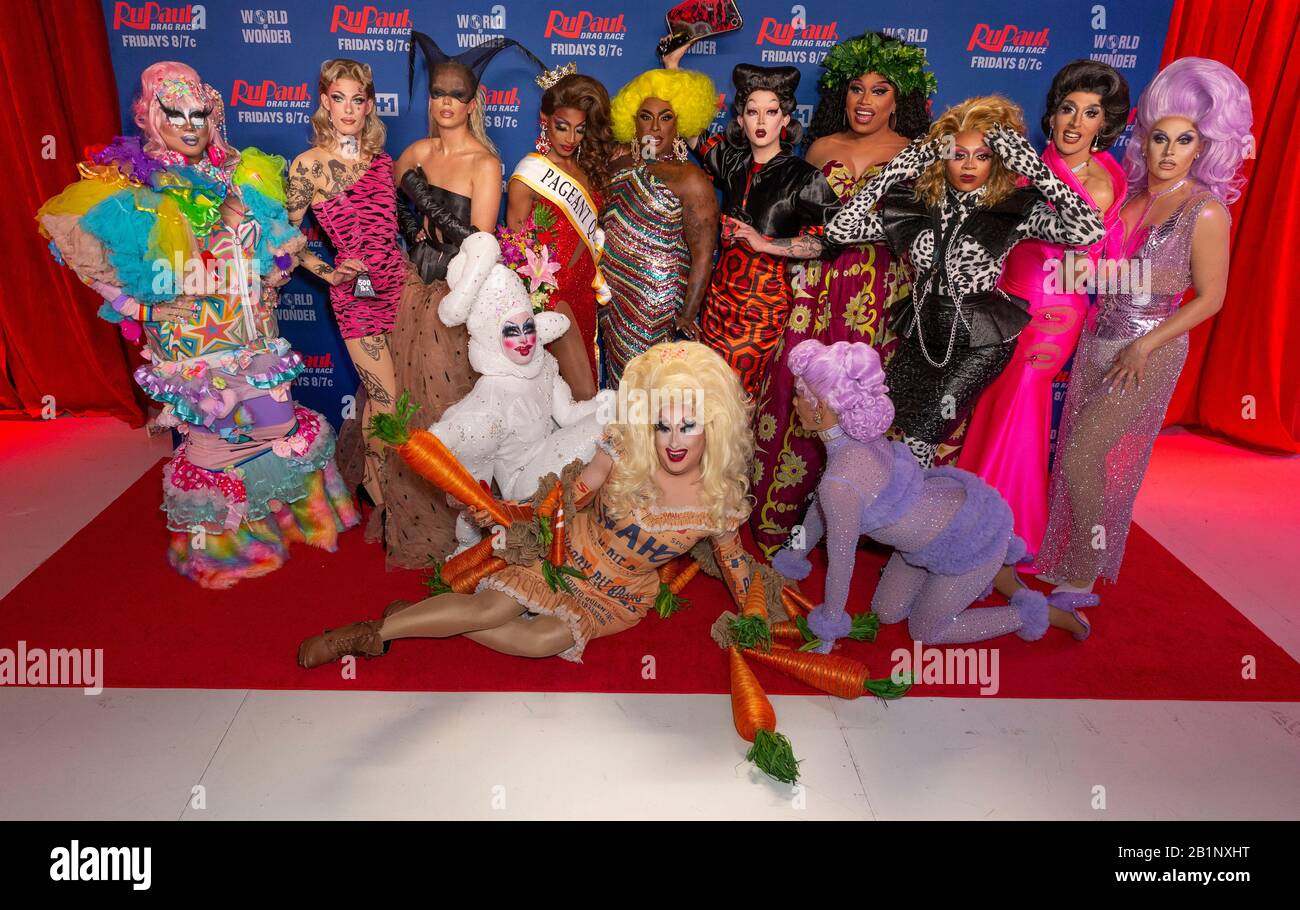 New York, NY - 26. Februar 2020: Drag Queens nehmen an der Premiere Veranstaltung RuPauls Drag Race Season 12 in ViacomCBS - TRL Studios Anteil Stockfoto