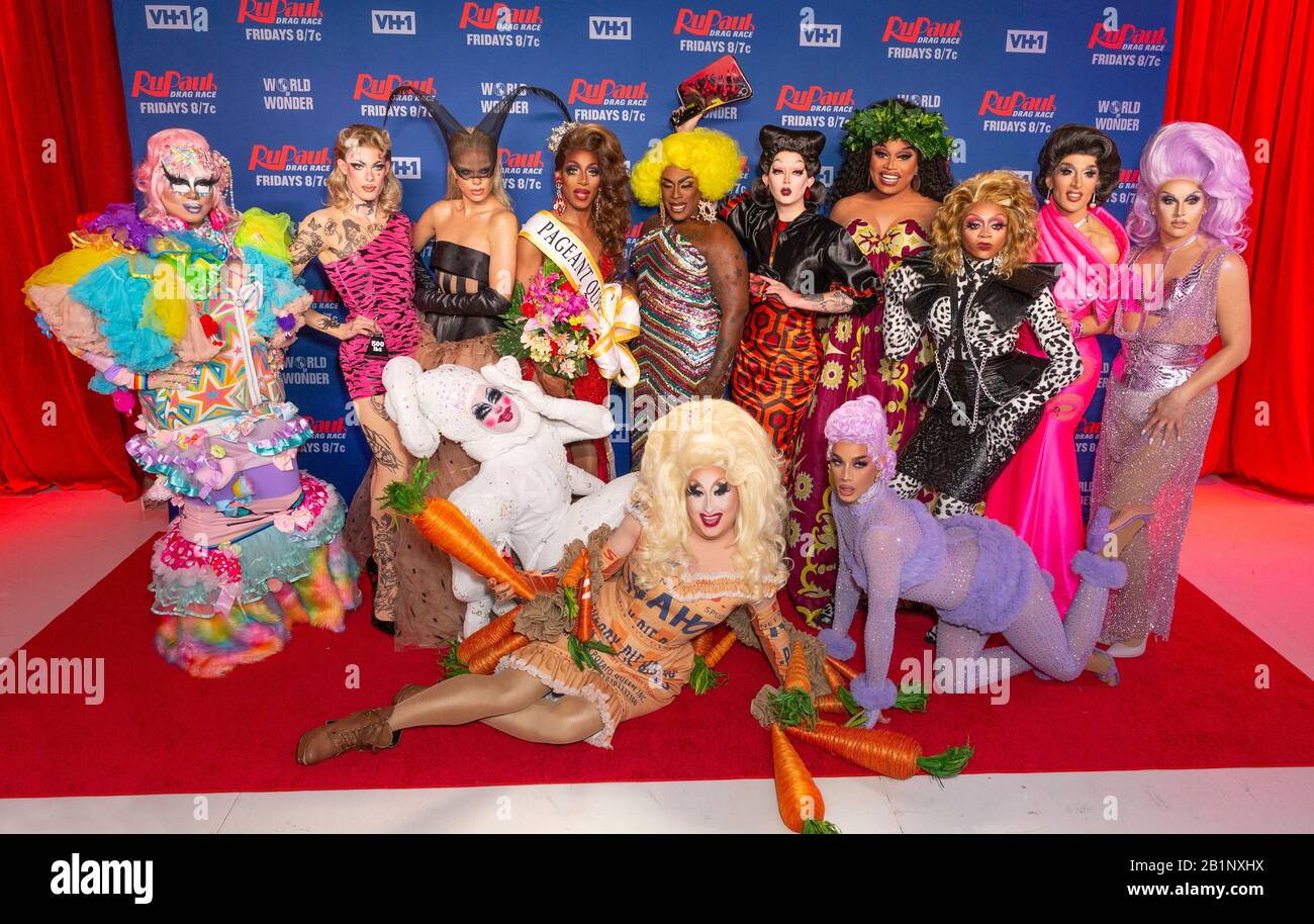 New York, NY - 26. Februar 2020: Drag Queens nehmen an der Premiere Veranstaltung RuPauls Drag Race Season 12 in ViacomCBS - TRL Studios Anteil Stockfoto