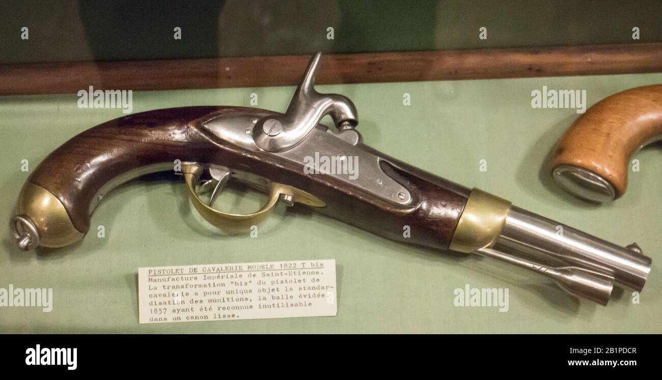 Musee De L Emperi Salon De Provence Pistolet De Cavalerie Modele 12t Bis Stockfotografie Alamy
