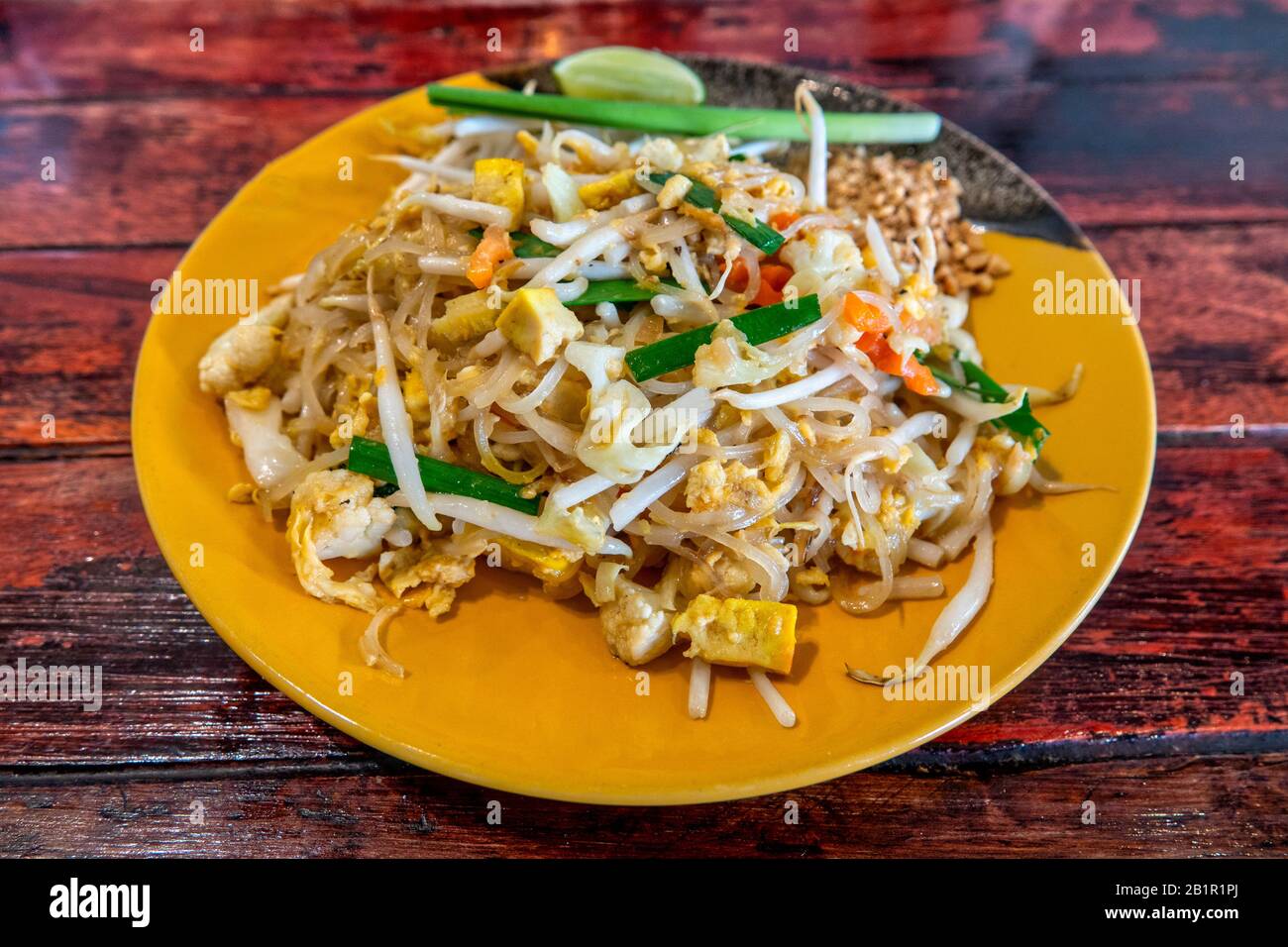 Traditionelles thailändisches vegetarisches Pad Thai Stockfoto