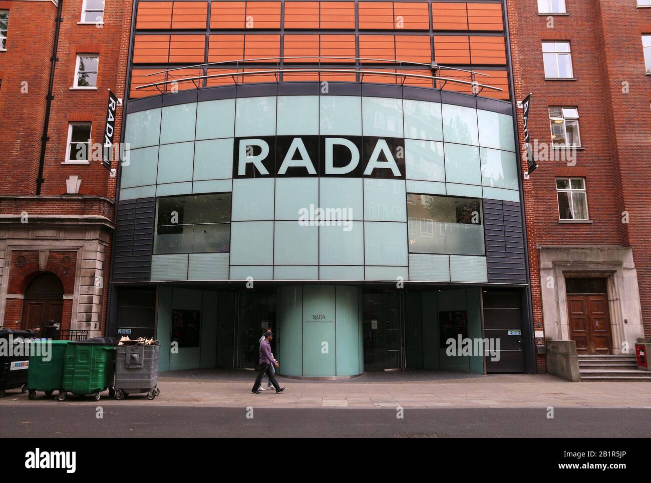 LONDON, Großbritannien - 6. JULI 2016: Theater des Königlichen Akademie der Dramatischen Kunst (RADA) in London, UK. Das Theater Schule wurde 1904 gegründet. Stockfoto