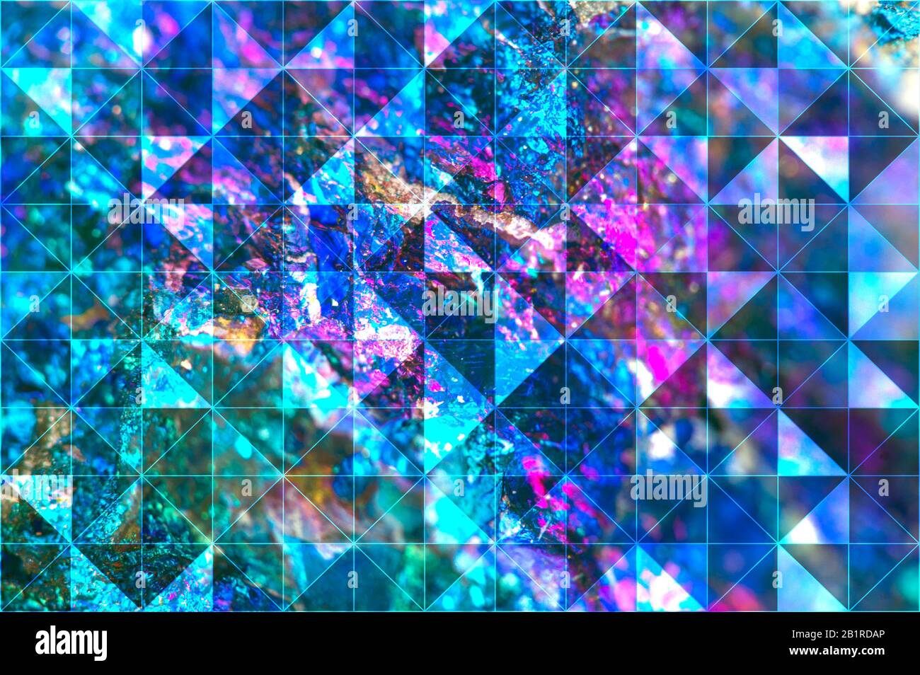 Bunter, abstrakter polygonaler Hintergrund von Isosceles-Dreiecken. Stockfoto