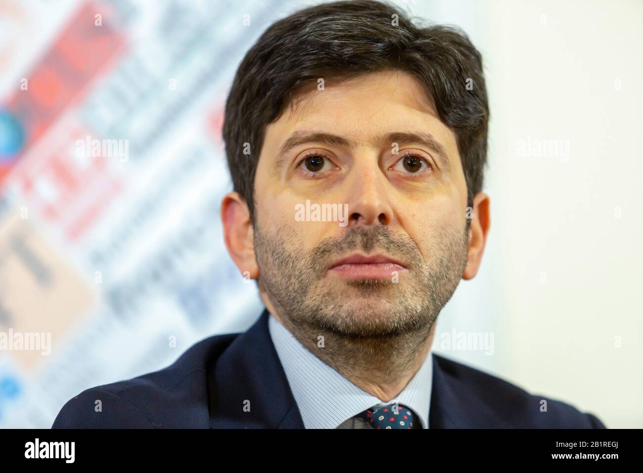 Rom, Italien. Februar 2020. Der italienische Gesundheitsminister Roberto Speranza nimmt an einer Fragestunde mit Fragen und Antworten an die ausländische Presse über Italiens Antwort auf den aktuellen Coronavirus Covid-19-Ausbruch in dem Land Teil, in dem es jetzt mehr als 400 bestätigte Fälle gibt Credit: Stephen Bisgrove/Alamy Live News Stockfoto