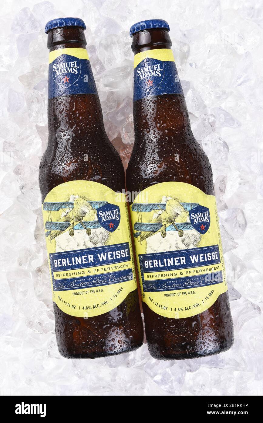 Irvine, CA - 16. JULI 2017: Samuel Adams Berliner Weisse auf Eis. Von der Boston Beer Company. Auf der Grundlage des Umsatzes im Jahr 2016 ist es das zweitgrößte Handwerk Stockfoto