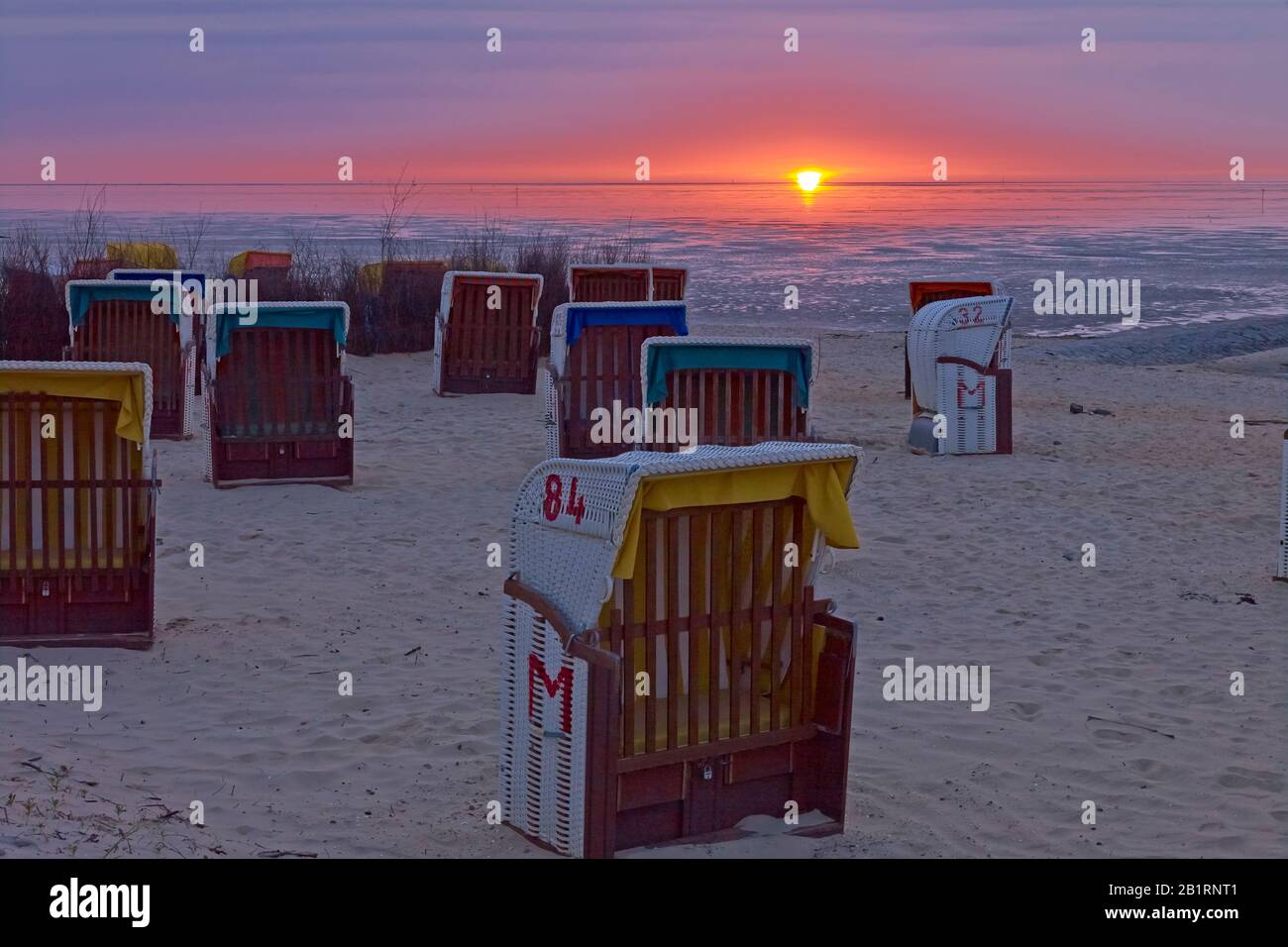 Sonnenuntergang am Strand von Duhnen, Cuxhaven, Niedersachsen, Deutschland, Stockfoto