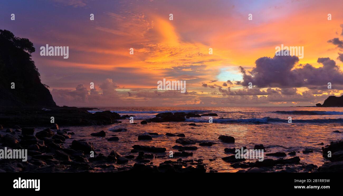 Sonnenuntergang in Playa Majagual, Rivas, Nicaragua, Mittelamerika, Stockfoto