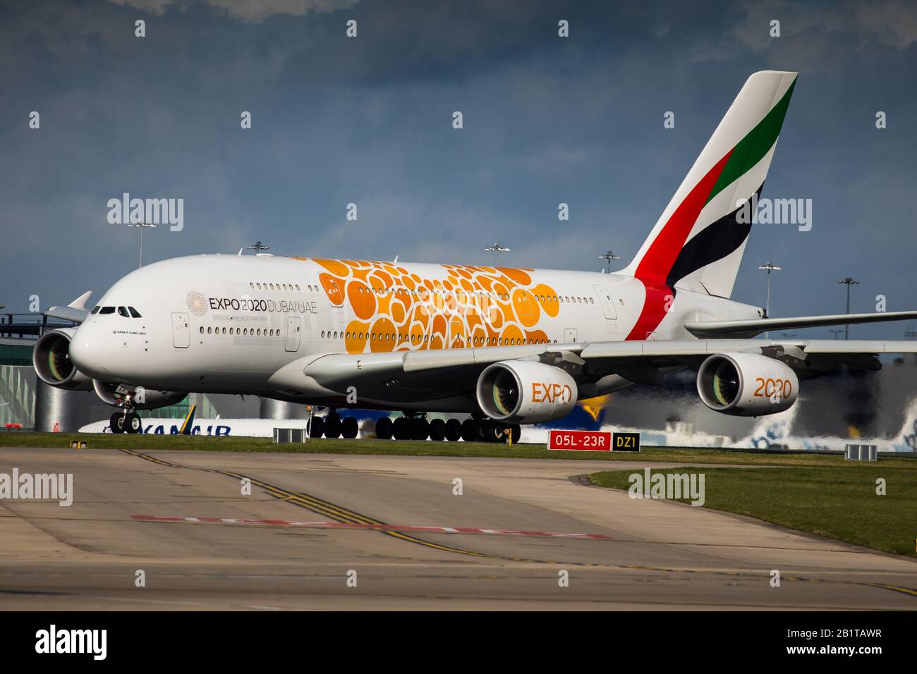 Emirates A-380 Expo 2020 Orange Stockfoto