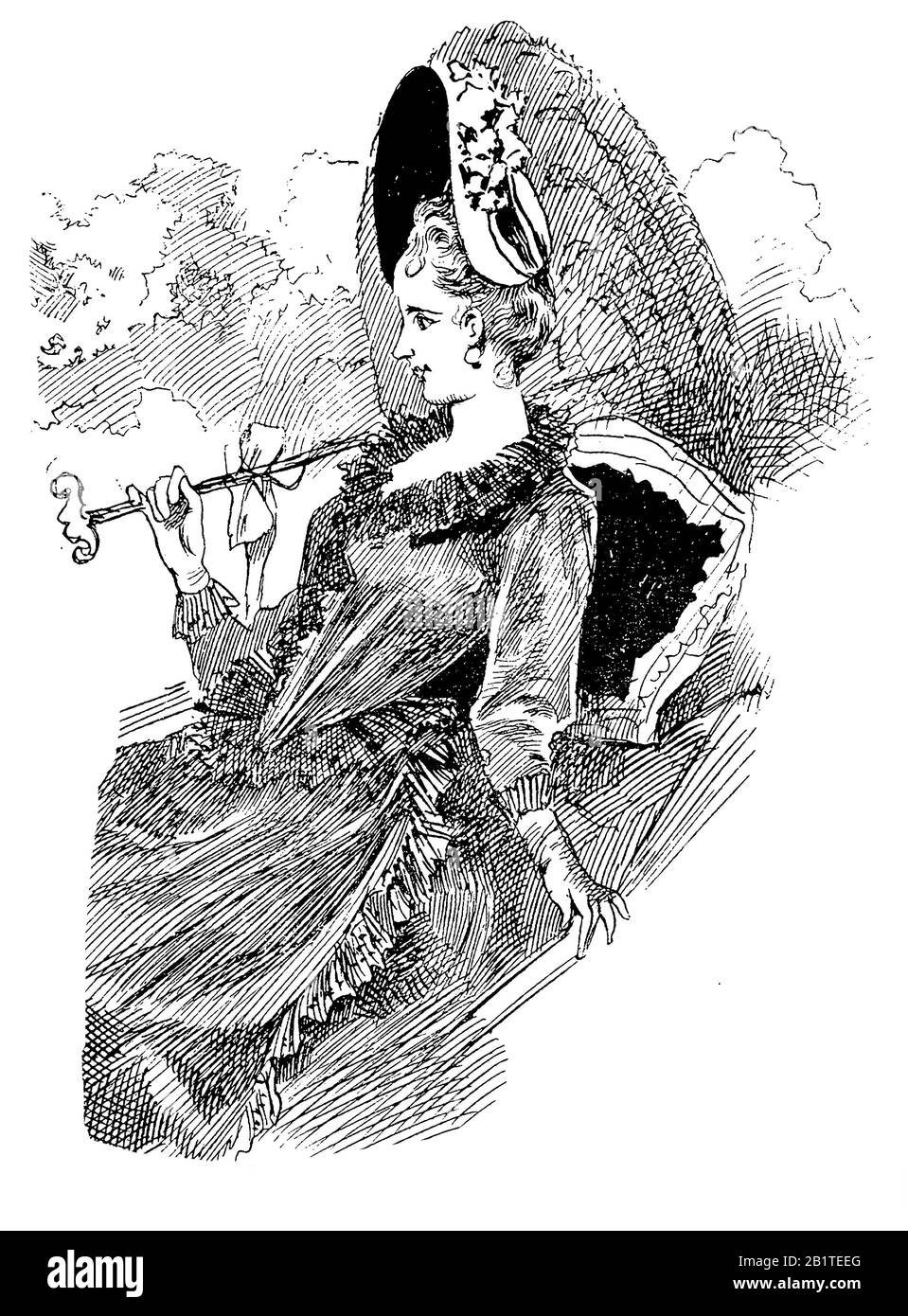 Junge modische Dame in der Kutsche im Freien mit Sonnenschirm, schickem Kleid, Haartropf und Hut Stockfoto