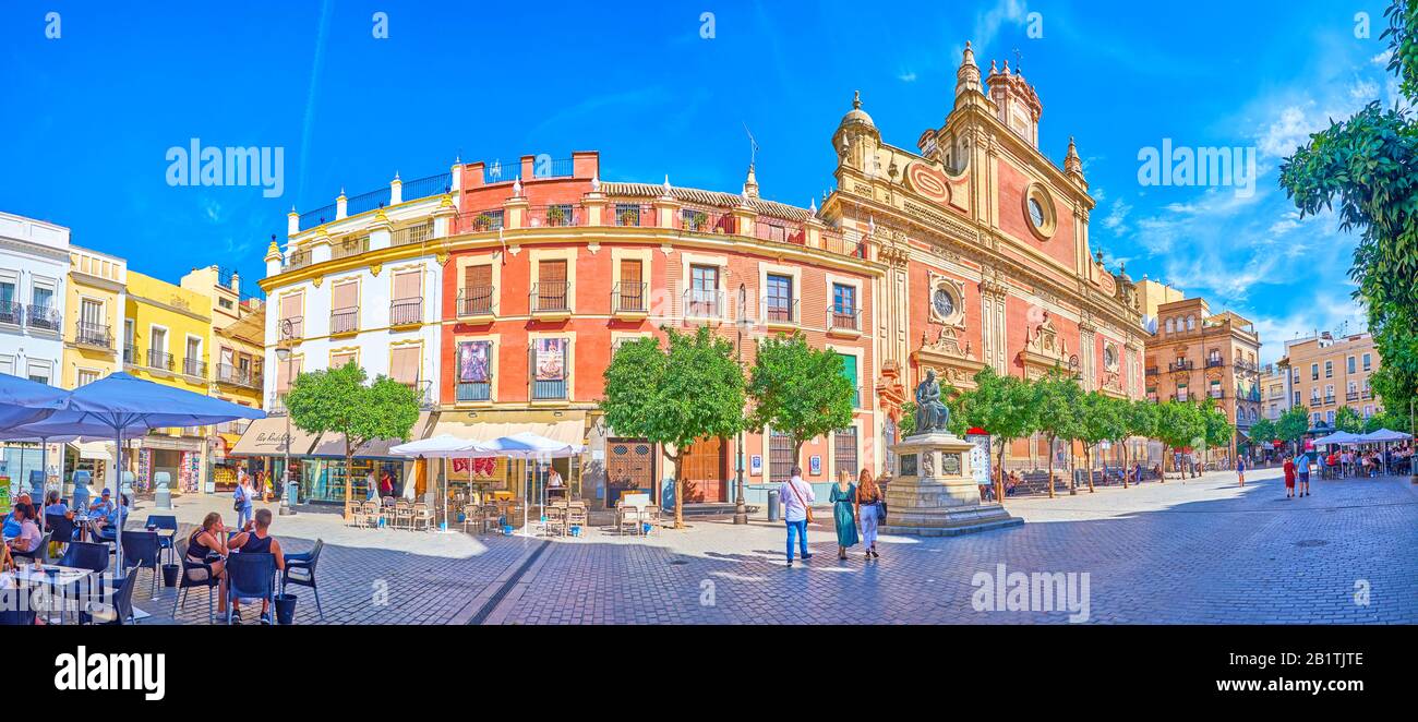 Sevilla, SPANIEN - 1. OKTOBER 2019: Die Plaza del Salvador ist der zentrale Platz der Stadt mit ihrem Wahrzeichen, der Iglesia del Salvador (Kirche von Stockfoto
