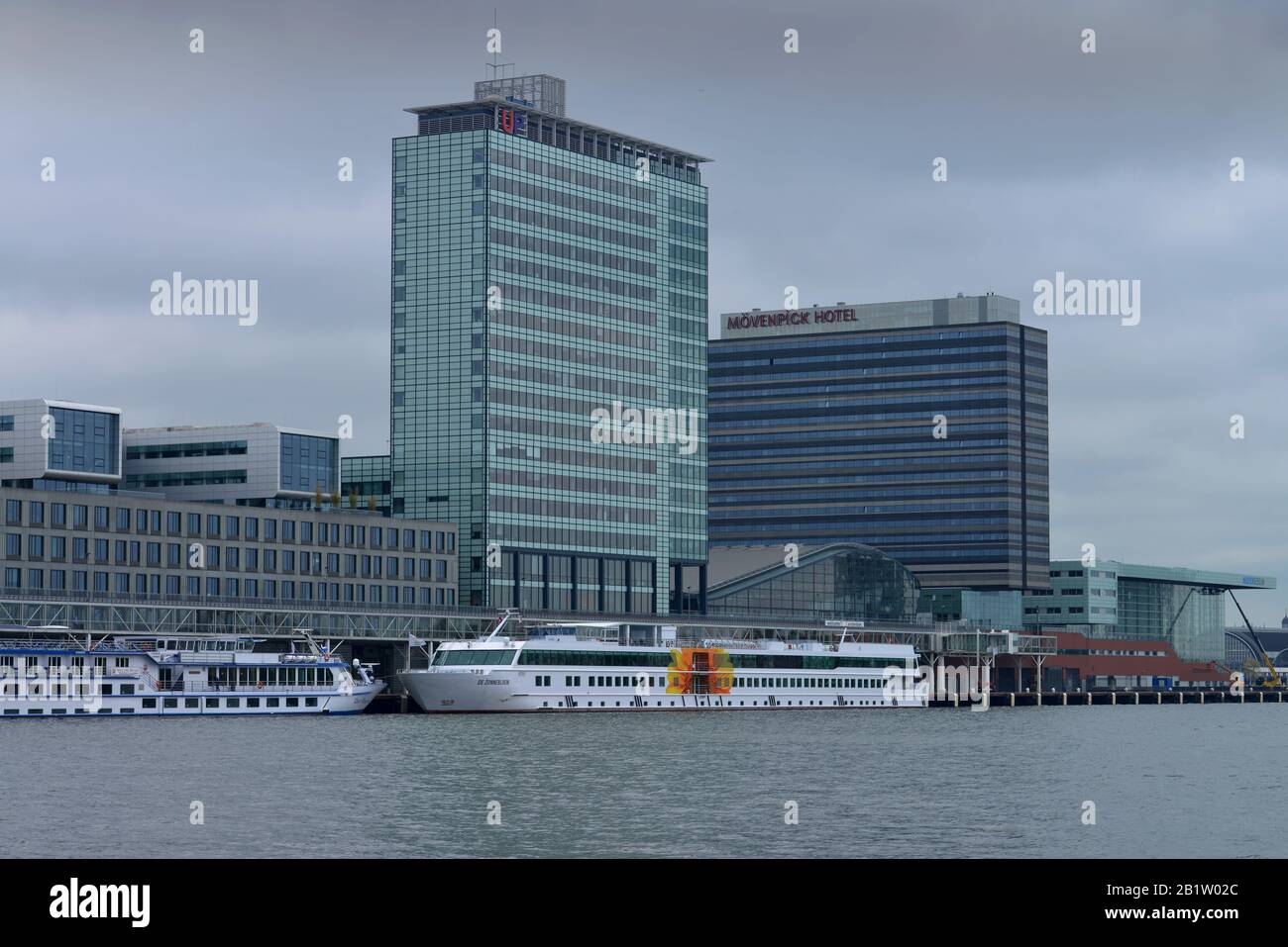 Bürogebäude, Moevenpick, Piet Heinkade, Amsterdam, Niederlande Stockfoto