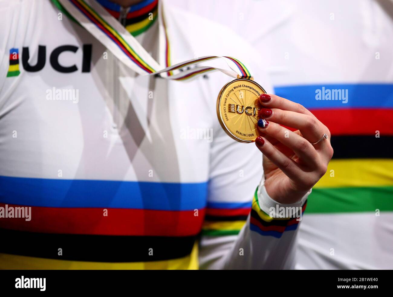 Detailansicht einer Goldmedaille am zweiten Tag der Rad-Weltmeisterschaft 2020 im Velodrom, Berlin. Stockfoto