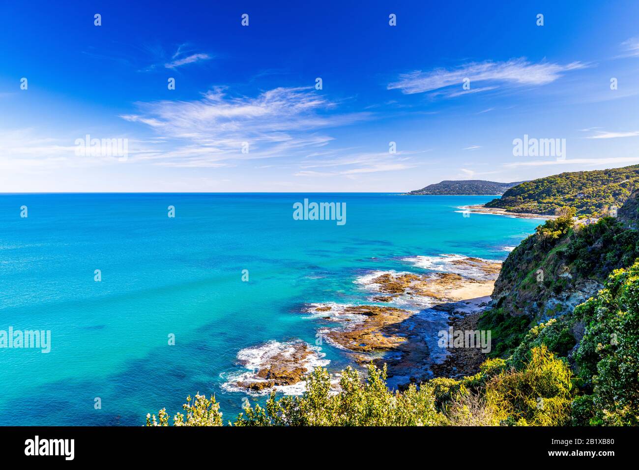 Atemberaubende Aussicht auf die viktorianische Küste entlang der Great Ocean Road in Australien. Stockfoto