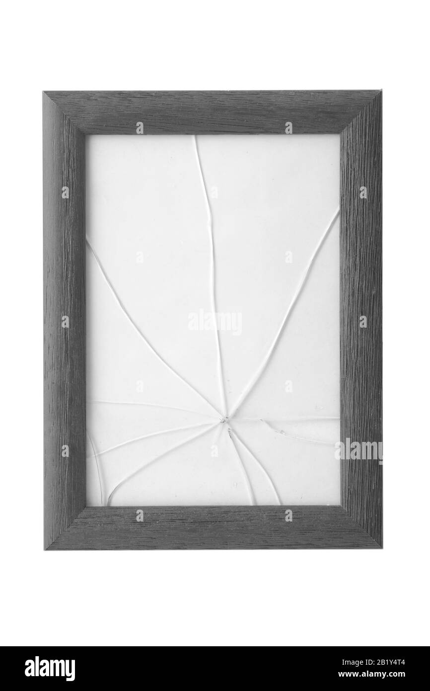 Grauer Rahmen mit zerbrochenem Glas, isoliert auf weißem Hintergrund Stockfoto