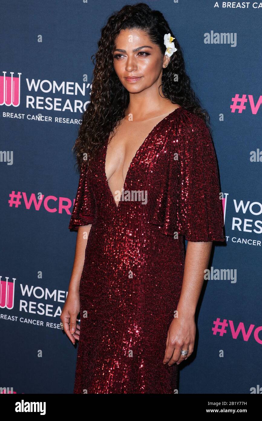 Beverly Hills, Vereinigte Staaten. Februar 2020. Beverly HILLS, LOS ANGELES, KALIFORNIEN, USA - 27. FEBRUAR: Model Camila Alves McConaughey kommt am 27. Februar 2020 in Beverly Hills, Los Angeles, Kalifornien, USA, in den Frauenkrebs-Forschungsfonds Zu Einem Unvergesslichen Abendvorteil Gala 2020, das in Beverly Wilshire, EINEM Four Seasons Hotel, veranstaltet wird. (Foto von Xavier Collin/Image Press Agency) Credit: Image Press Agency/Alamy Live News Stockfoto