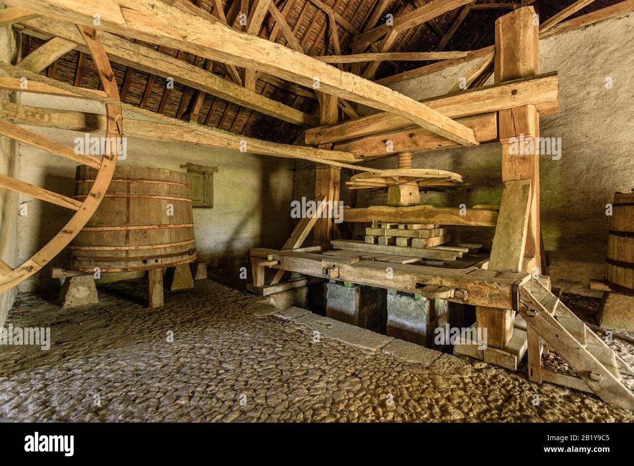 Frankreich, Loir et Cher, Talcy, Schloss Talcy, alte Weinpresse aus dem 18. Jahrhundert // Frankreich, Loir-et-Cher (41), Talcy, château de Talcy, ancien pressoir à raisin Stockfoto
