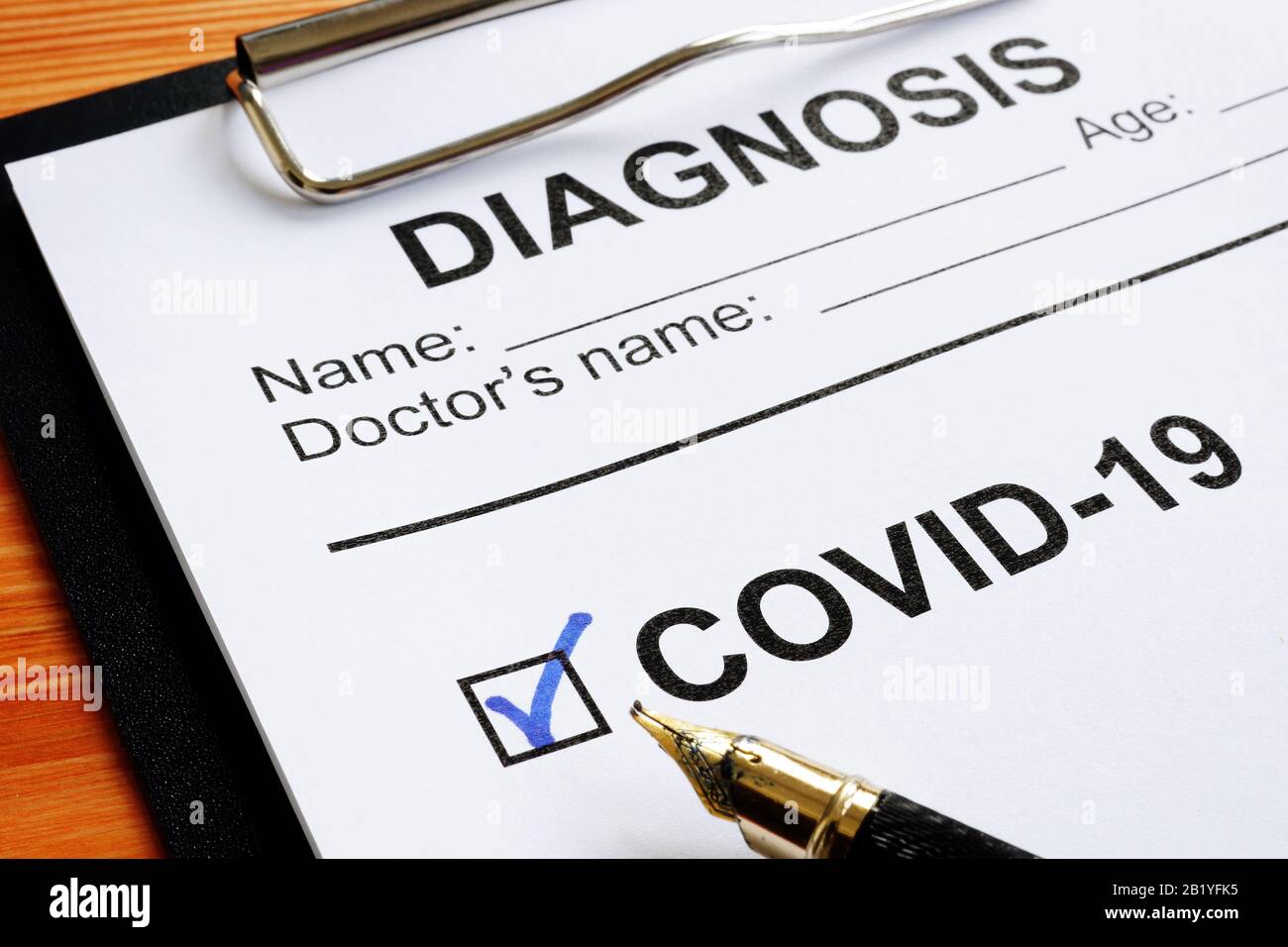 Positive Diagnose Coronavirus Disease 2019 oder COVID-19. Stockfoto