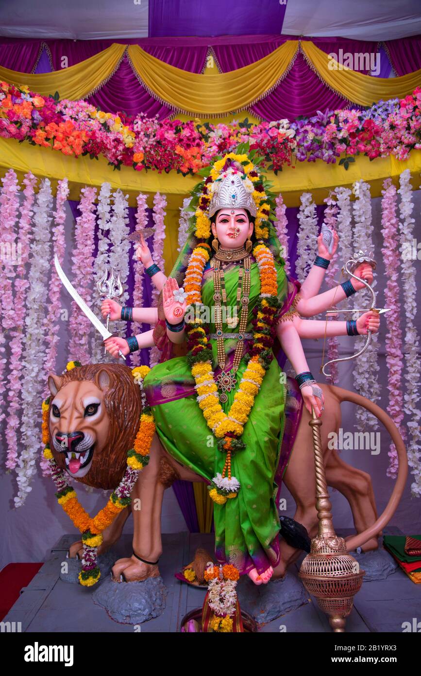 Idol der Hindu-Goddess Durga während des Navaratri Festivals, Pune, Maharashtra, Indien Stockfoto