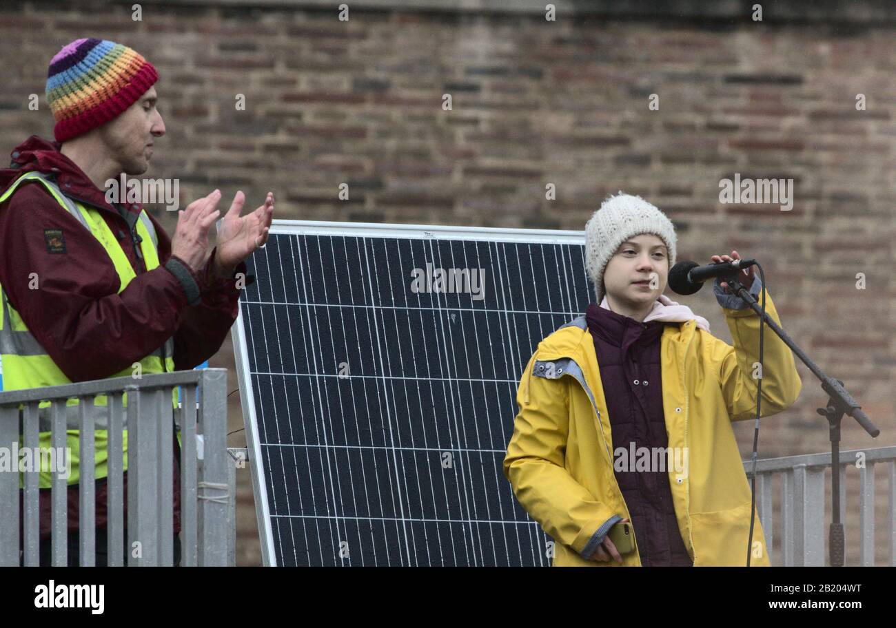 Greta Thunberg spricht auf der Veranstaltung "Youth Strike 4 Climate Bristol" auf dem College Green, Bristol Stockfoto