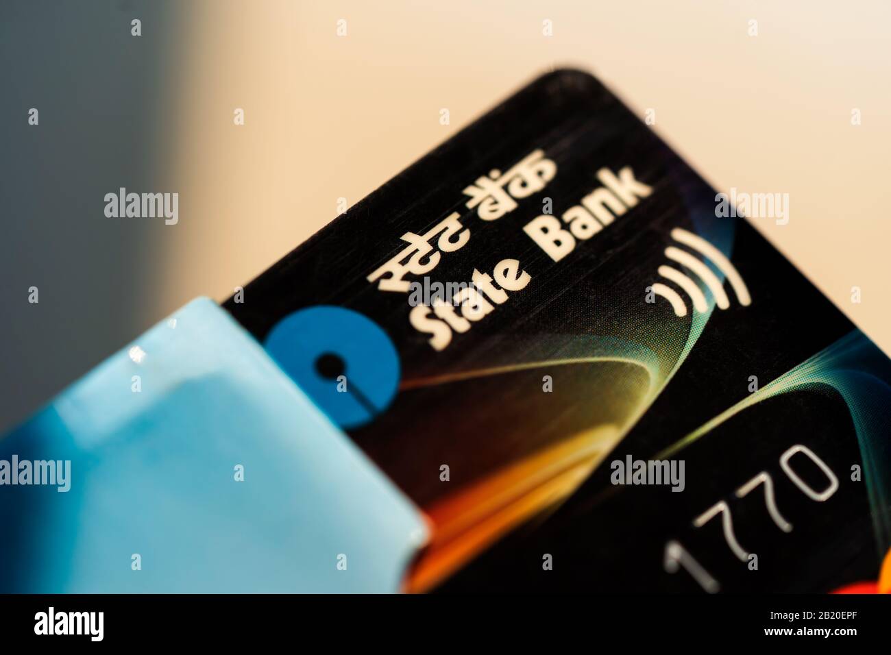 SBI Cards IPO-Konzept. Makro-Nahaufnahme der Debit- oder Kreditkarte für den Hintergrund. Konzept für State Bank of India, indische Wirtschaft, Wirtschaft und Finanzen. Stockfoto