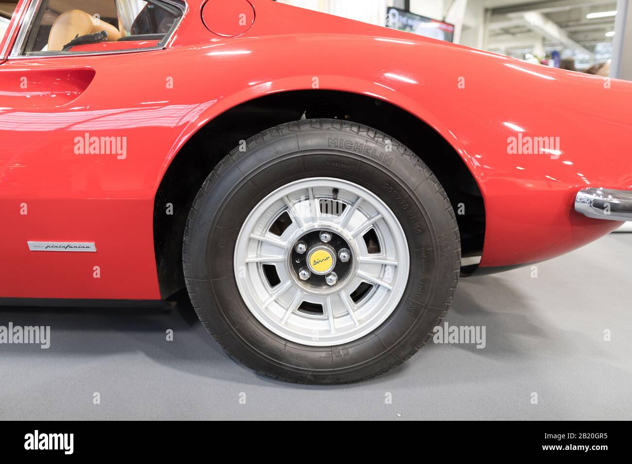 Die Rückansicht eines Ferrari Dino auf Der Classic Car Show London 2020 Stockfoto