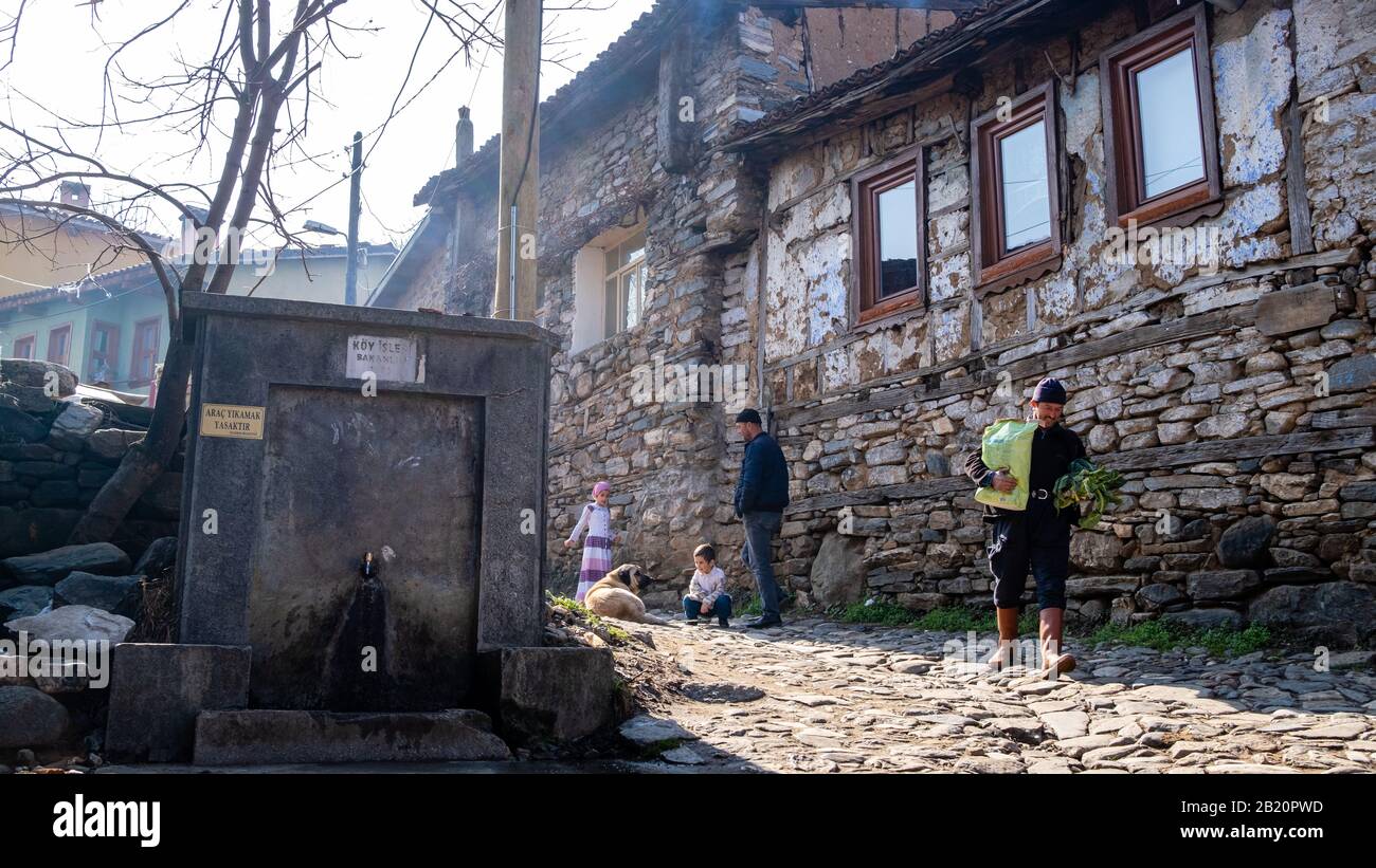 Cumalikizik, Bursa / Türkei - 02/17/2020: Altes historisches osmanisches Dorf. Cumalikizik ist UNESCO-Weltkulturerbe Stockfoto