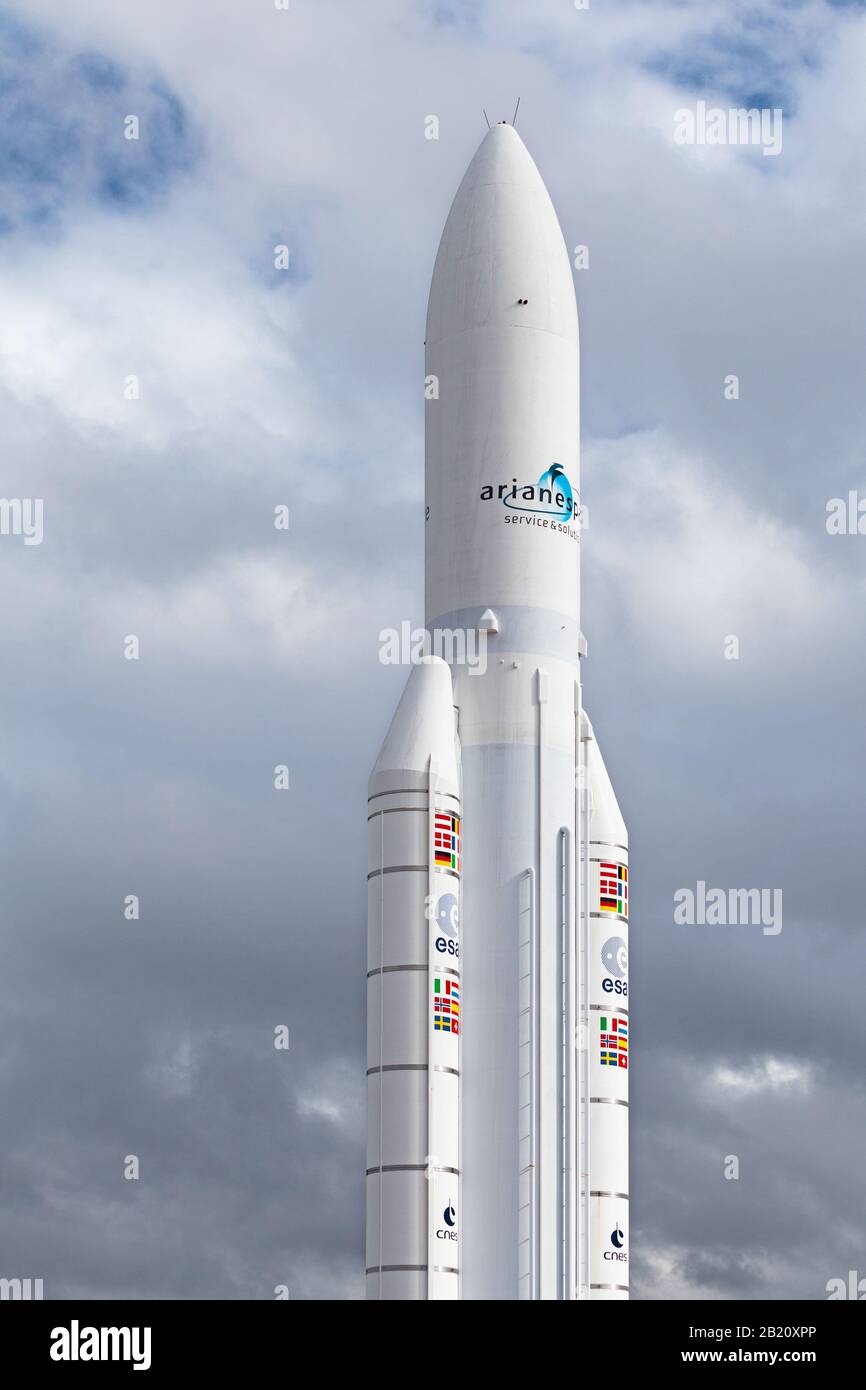 Le Bourget, Frankreich - 29. September 2019: Ariane 5 ist ein europäisches Schwerhubstartfahrzeug, das Teil der vom CNES entworfenen Raketenfamilie Ariane ist Stockfoto
