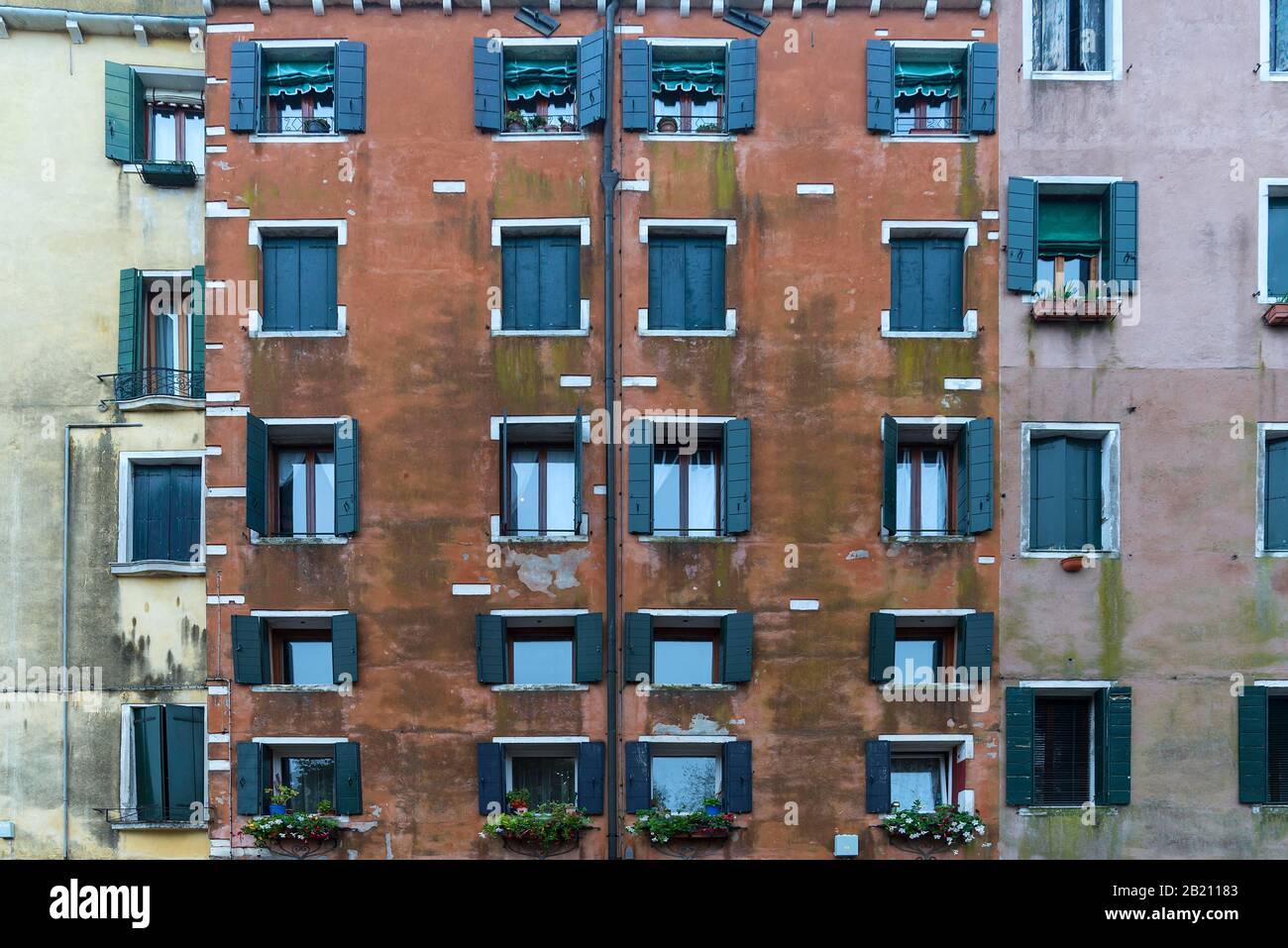 Historische Häuser am Campo del Ghetto Nuovo, Venedig, Venetien, Italien Stockfoto