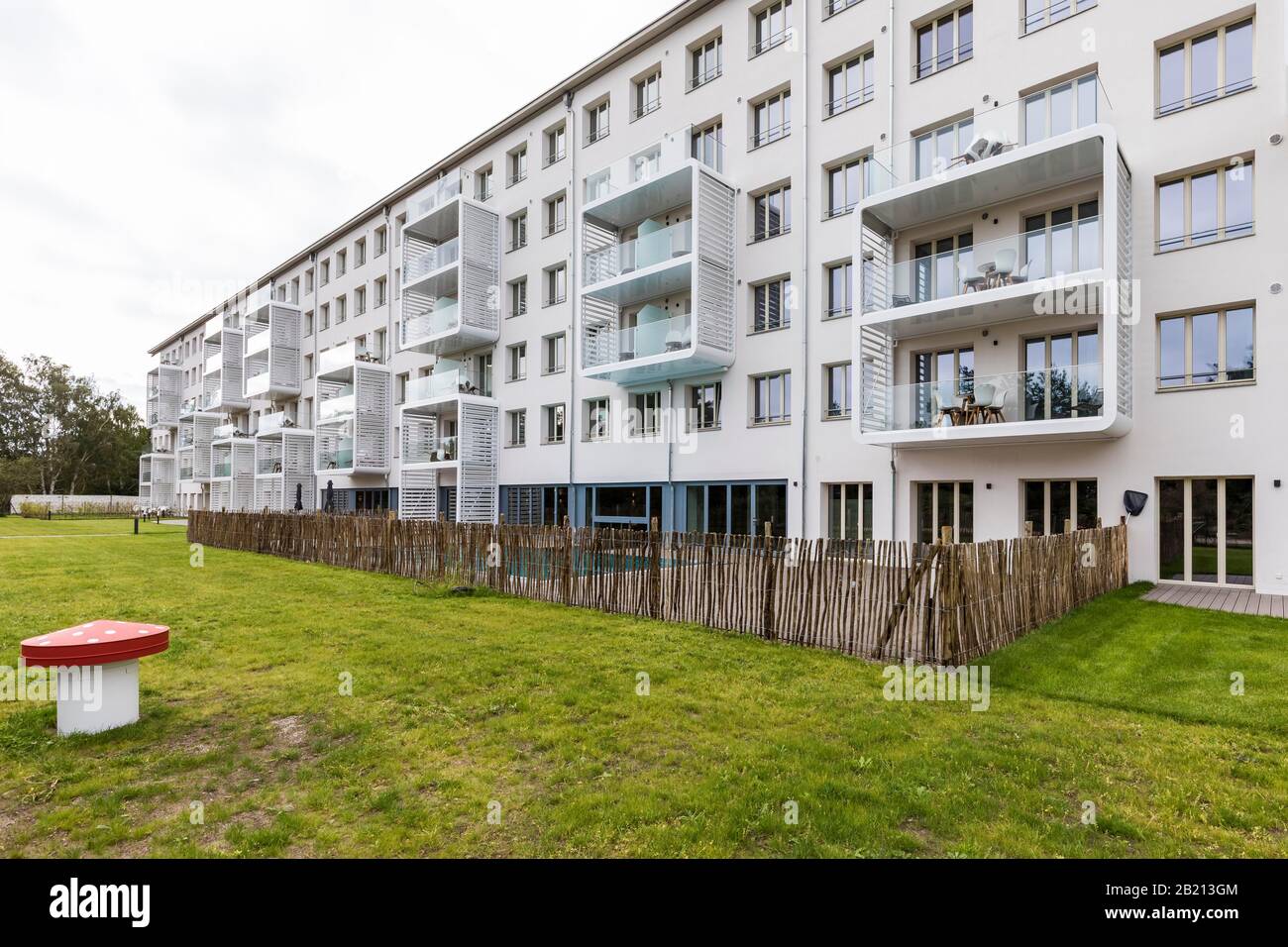 Hotel Mariandl am Meer, Apartmentblock, renoviert, früher KdF-Seebad, Prora, Binz, Insel Rügen, Mecklenburg-Vorpommern, Deutschland Stockfoto