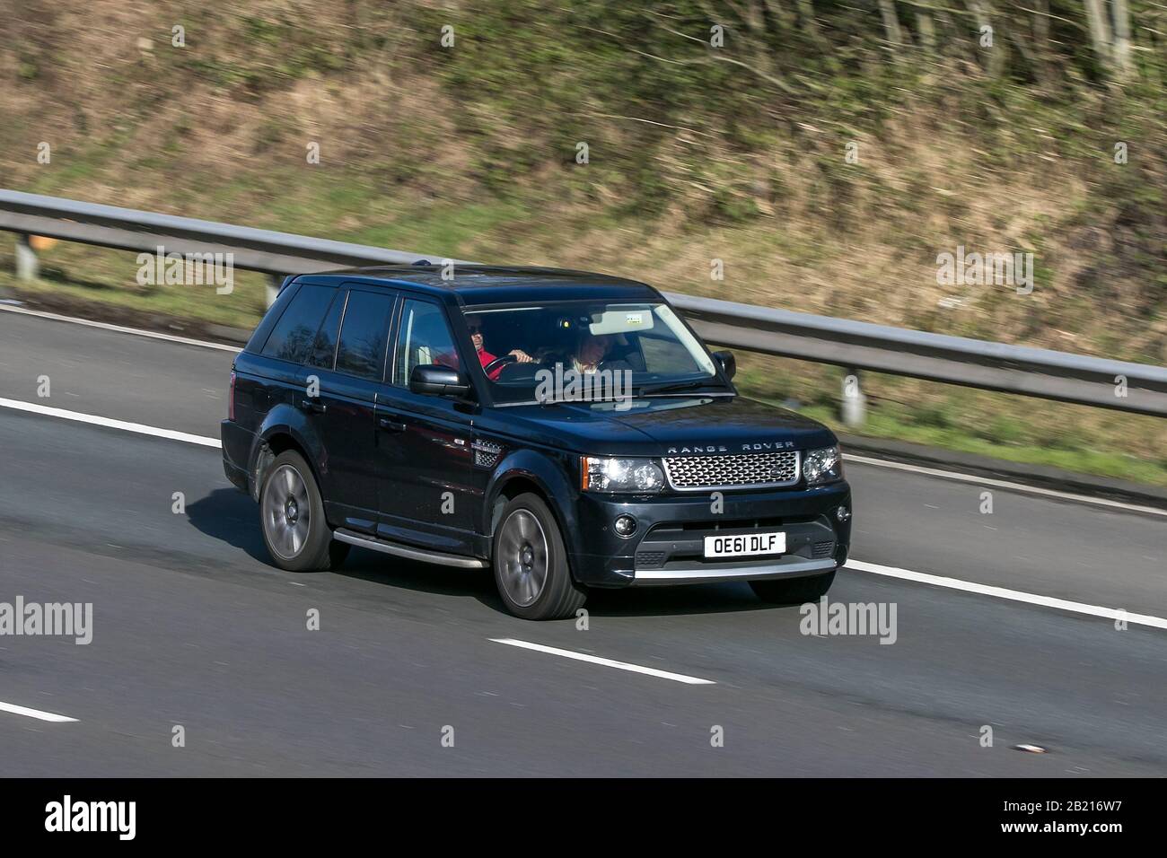 Black range rover sport -Fotos und -Bildmaterial in hoher Auflösung – Alamy