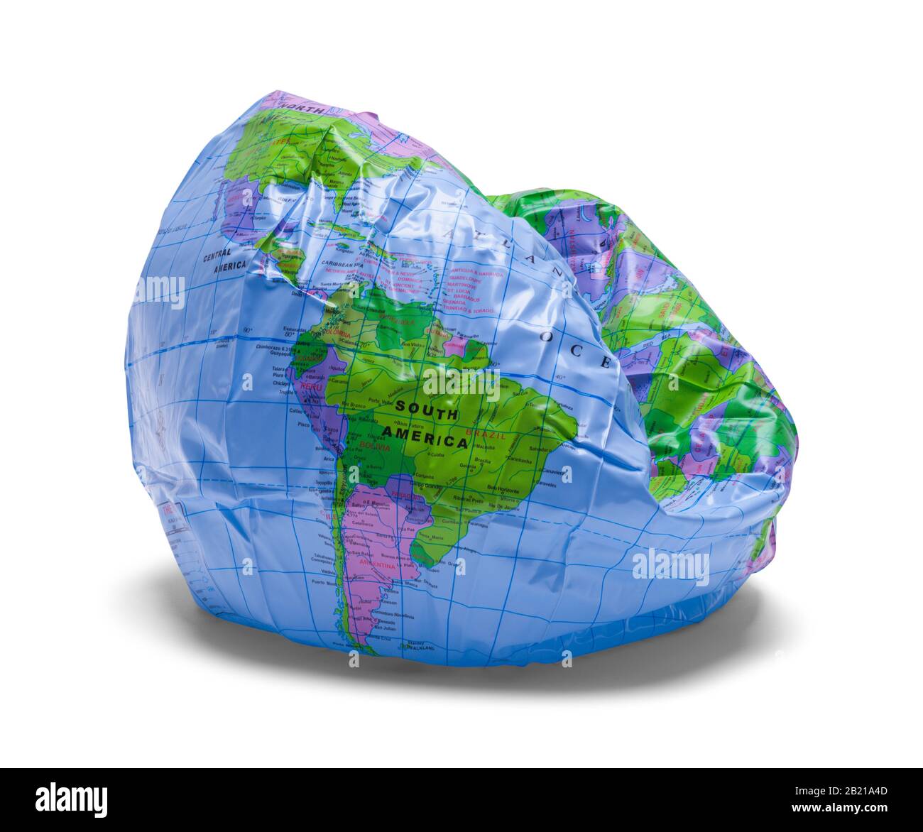 Deflationierter Kunststoff-Globe Auf weißem Hintergrund Isoliert. Stockfoto