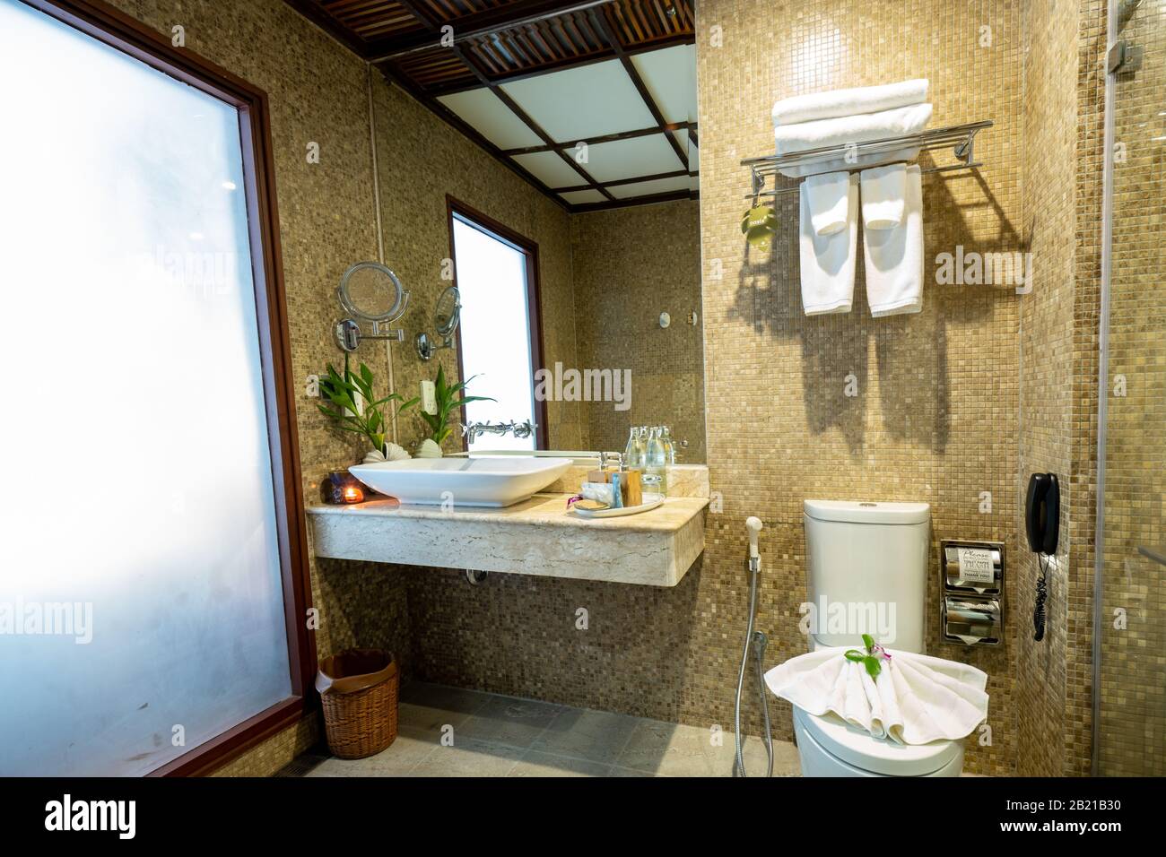 Luxuriöses Badezimmer in einem Resort in Thailand Stockfoto