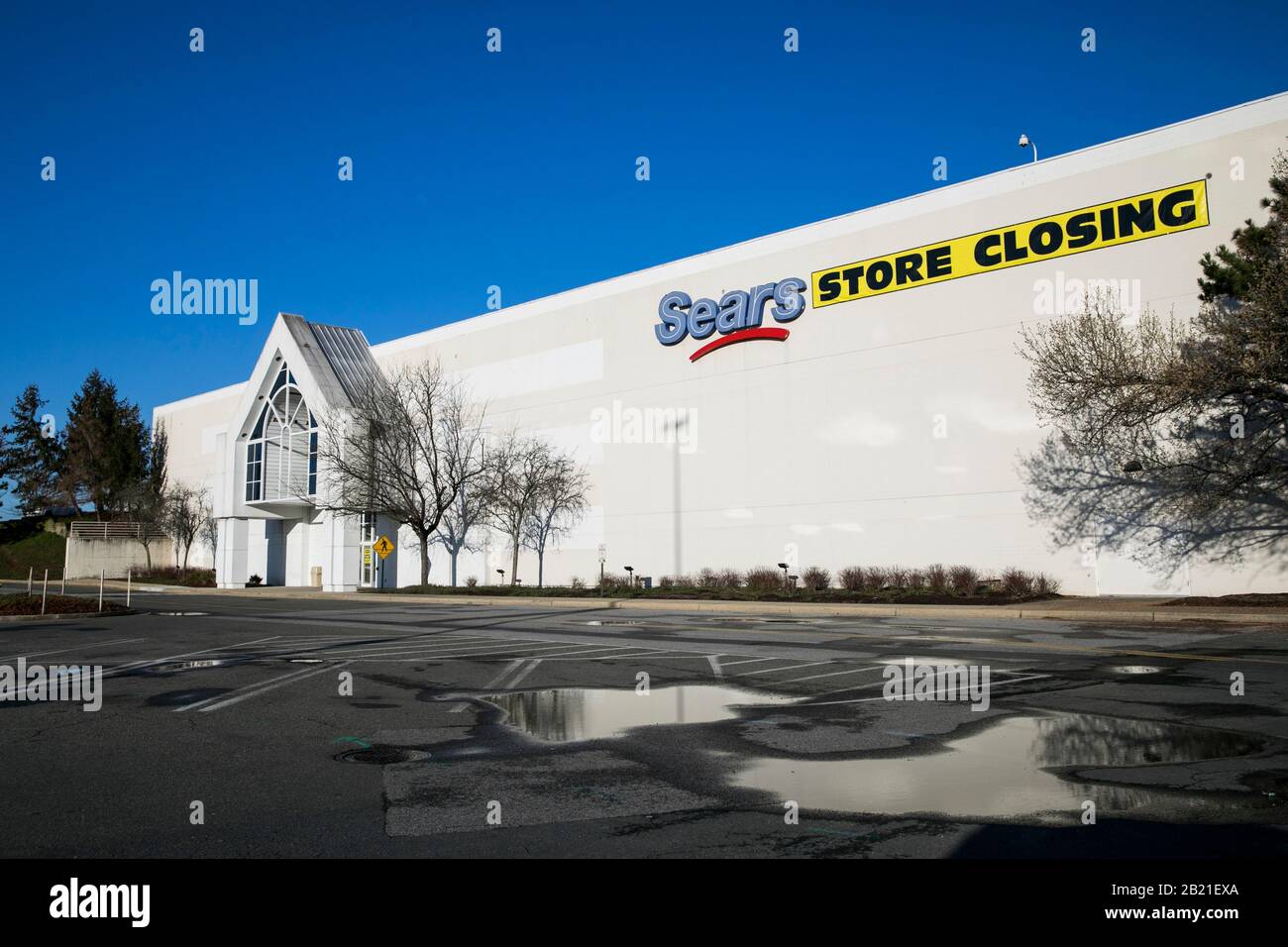 Eine "Schließung der Tore" außerhalb eines bald zu schließenden Einzelhandelsstandorts von Sears in Waldorf, Maryland, am 27. Februar 2020. Stockfoto