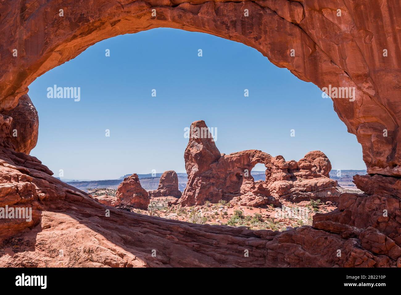 Schöner Turret Arch vom Südfenster im Arches National Park utah United States aus gesehen. Stockfoto