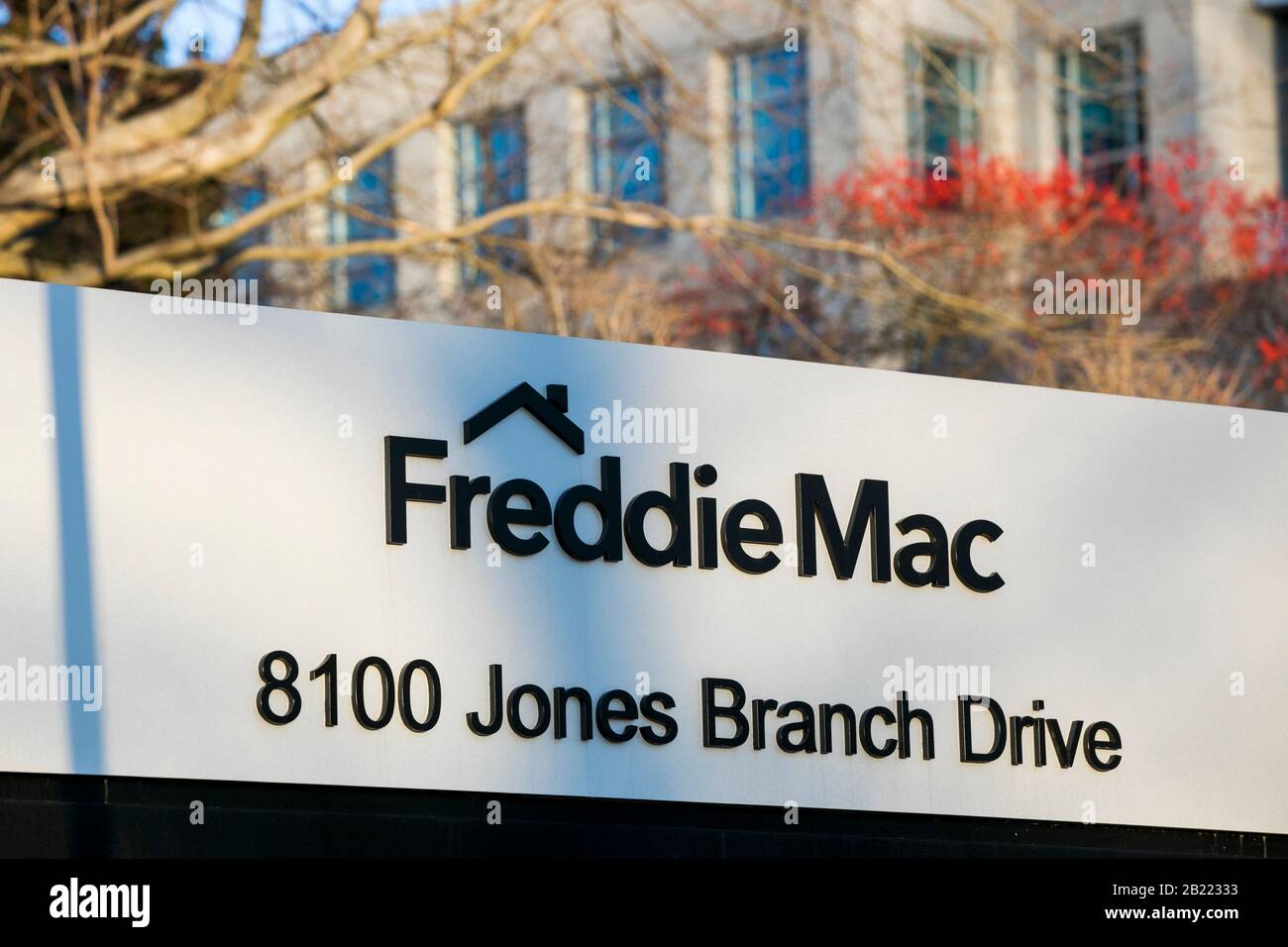Ein Logo-Zeichen außerhalb des Hauptquartiers der Federal Home Loan Mortgage Corporation, bekannt als Freddie Mac, in Tysons, Virginia, am 23. Februar 2020 Stockfoto