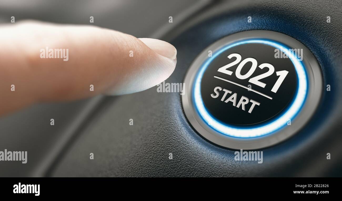 Mit dem Text 2021 Start kurz vor dem Drücken einer Autotaste drücken. Jahr Zweitausendundzwanzig Konzept. Zusammengesetztes Bild zwischen einem Handfotogr Stockfoto
