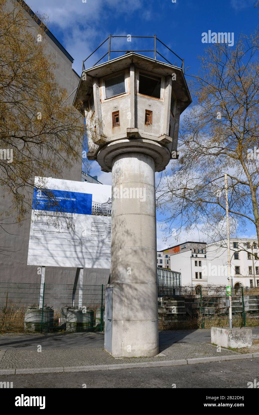DDR-Wachturm, Erna-Berger-Straße, Potsdamer Platz, Tiergarten, Berlin, Deutschland Stockfoto