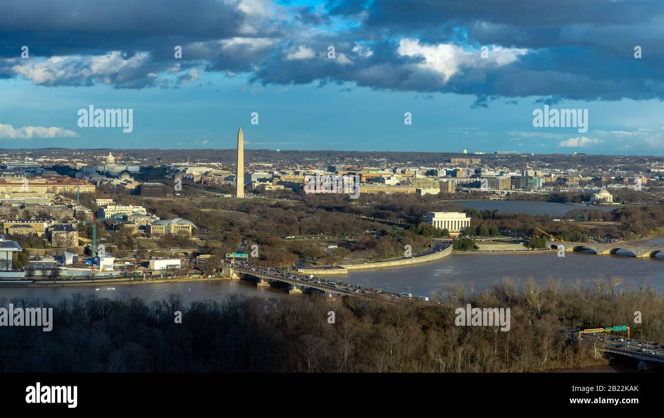 Panorama Top View Szene der Washington DC Downtown, die United States Capitol, washington Monument, lincoln Memorial und thomas jefferson Mem sehen kann Stockfoto