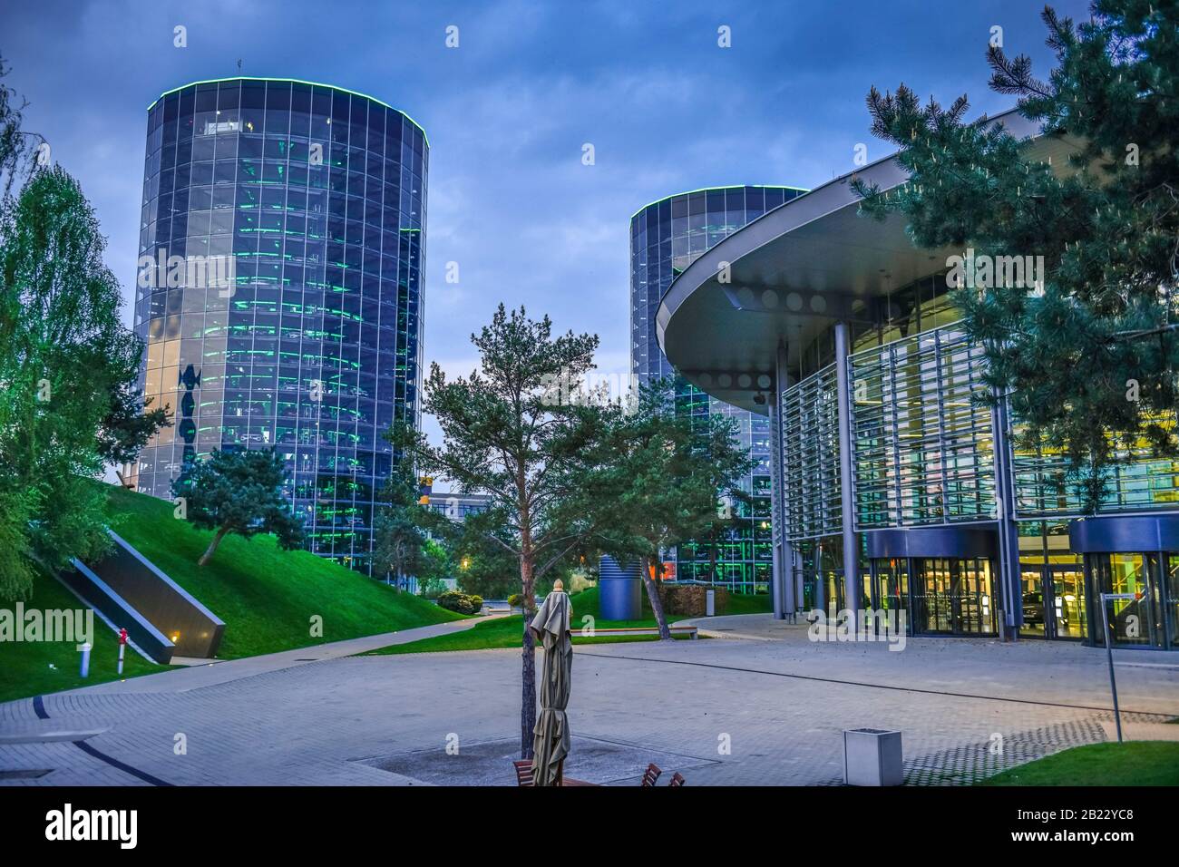 Autotürme, Kundencenter, VW Autostadt, Wolfsburg, Niedersachsen, Deutschland Stockfoto